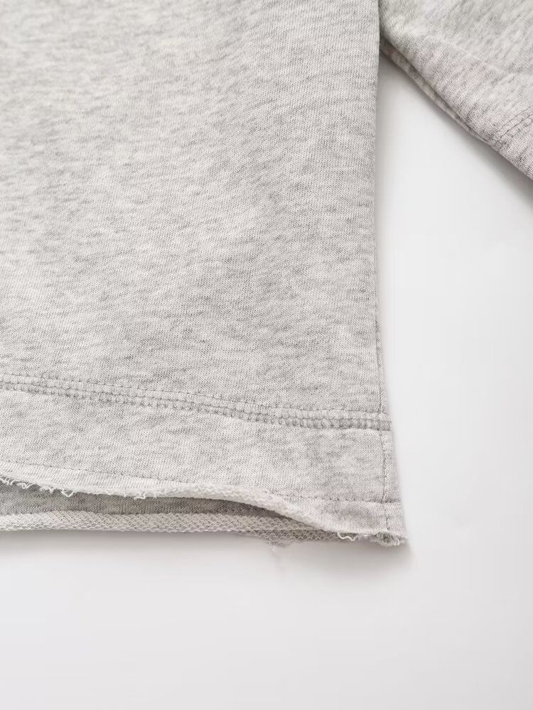 Avauntgardo - 3/4-mouw ronde hals sweatshirt met opdruk en trekkoord in de taille, gestreepte shorts met wijde pijpen / set