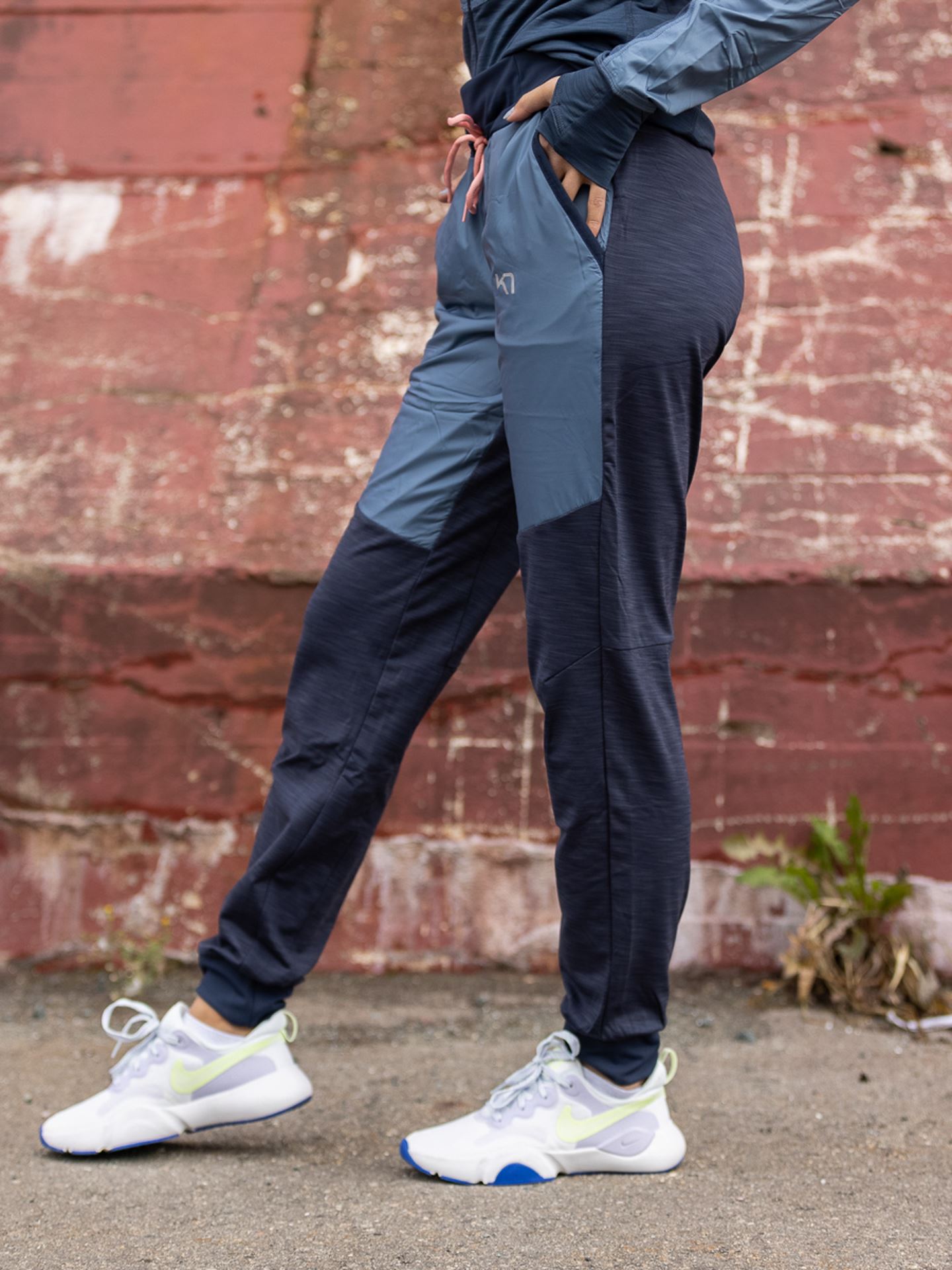 Julie Pant