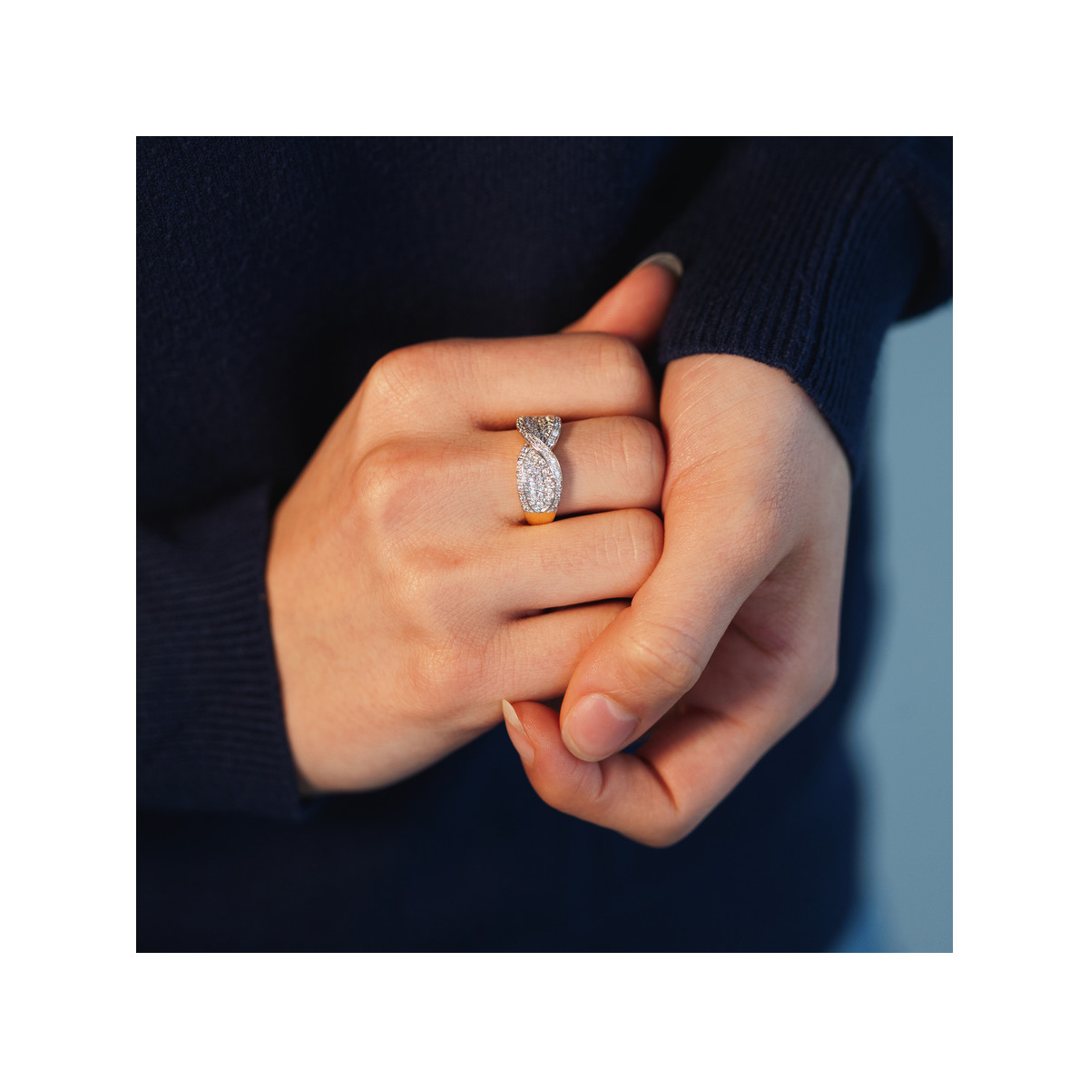 Bague plaqué or croisée zirconias