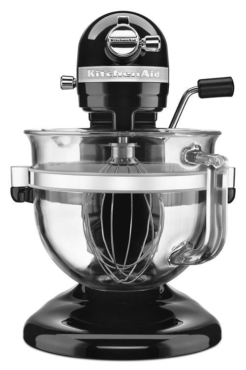 Seja para preparar 13 dúzias de biscoitos para a venda de bolos da escola ou frango desfiado para a Terça-feira de Tacos com amigos e familiares, a batedeira KitchenAid Professional 6500 Design Series de 6 litros com tigela elevatória tem a capacidade nec
