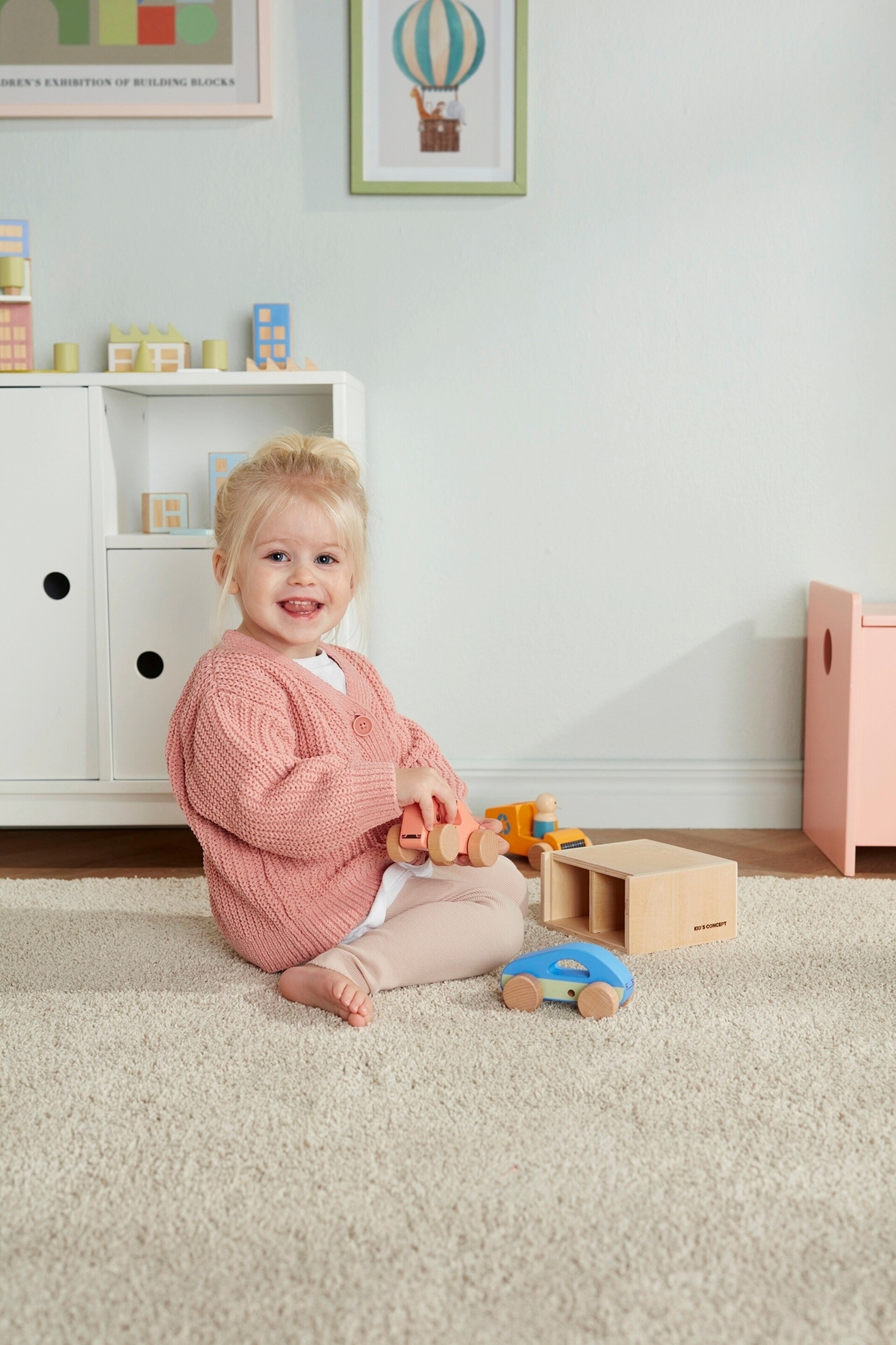 Kids Concept Garage mit zwei Autos Aiden