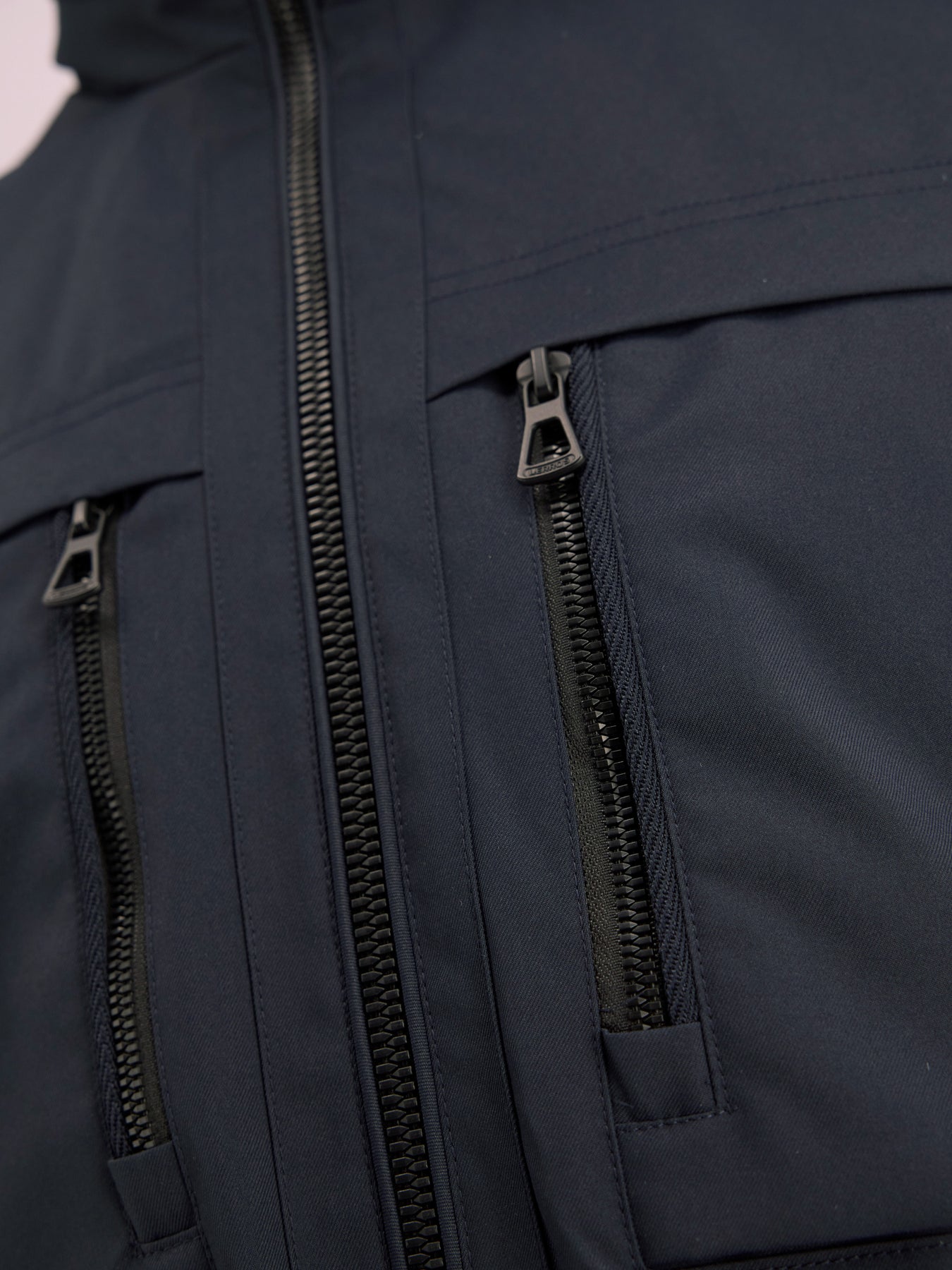 Outdoor-Funktionsjacke in Tech-Shellfabric, atmungsaktiv, wasser- und windabweisend