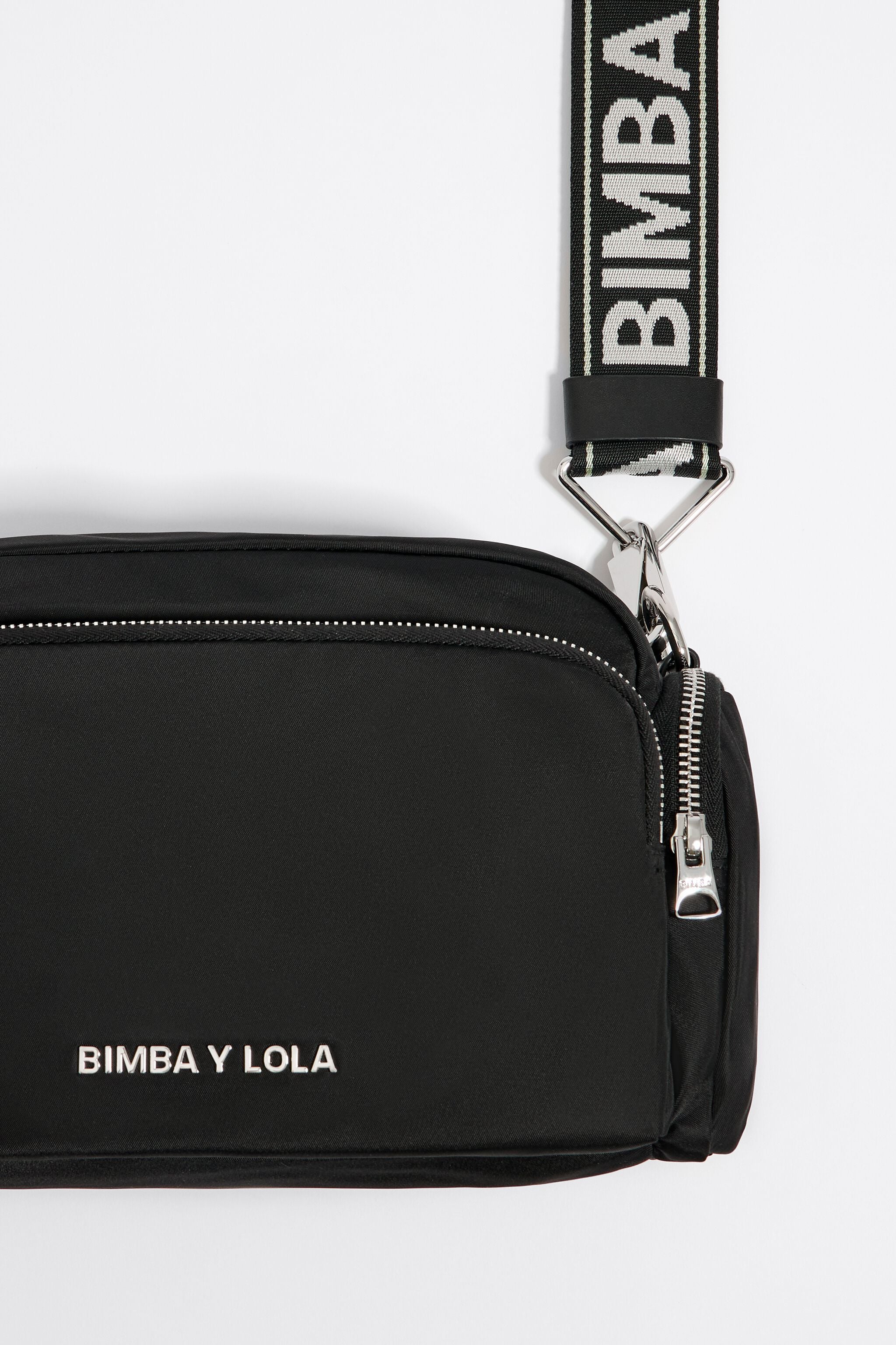 Bolsa de bolso média em náilon preto