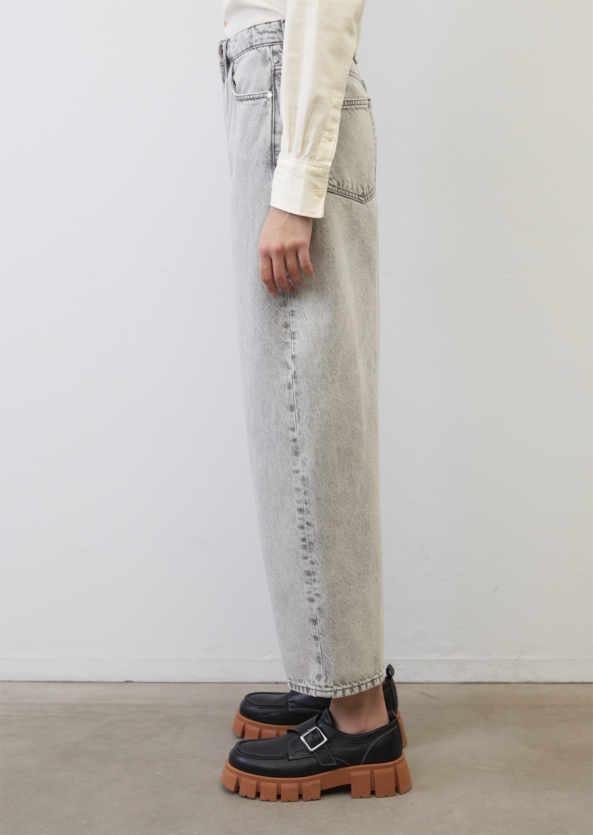 Barrel-Jeans Modell FEPPLA cropped aus reinem Organic Cotton