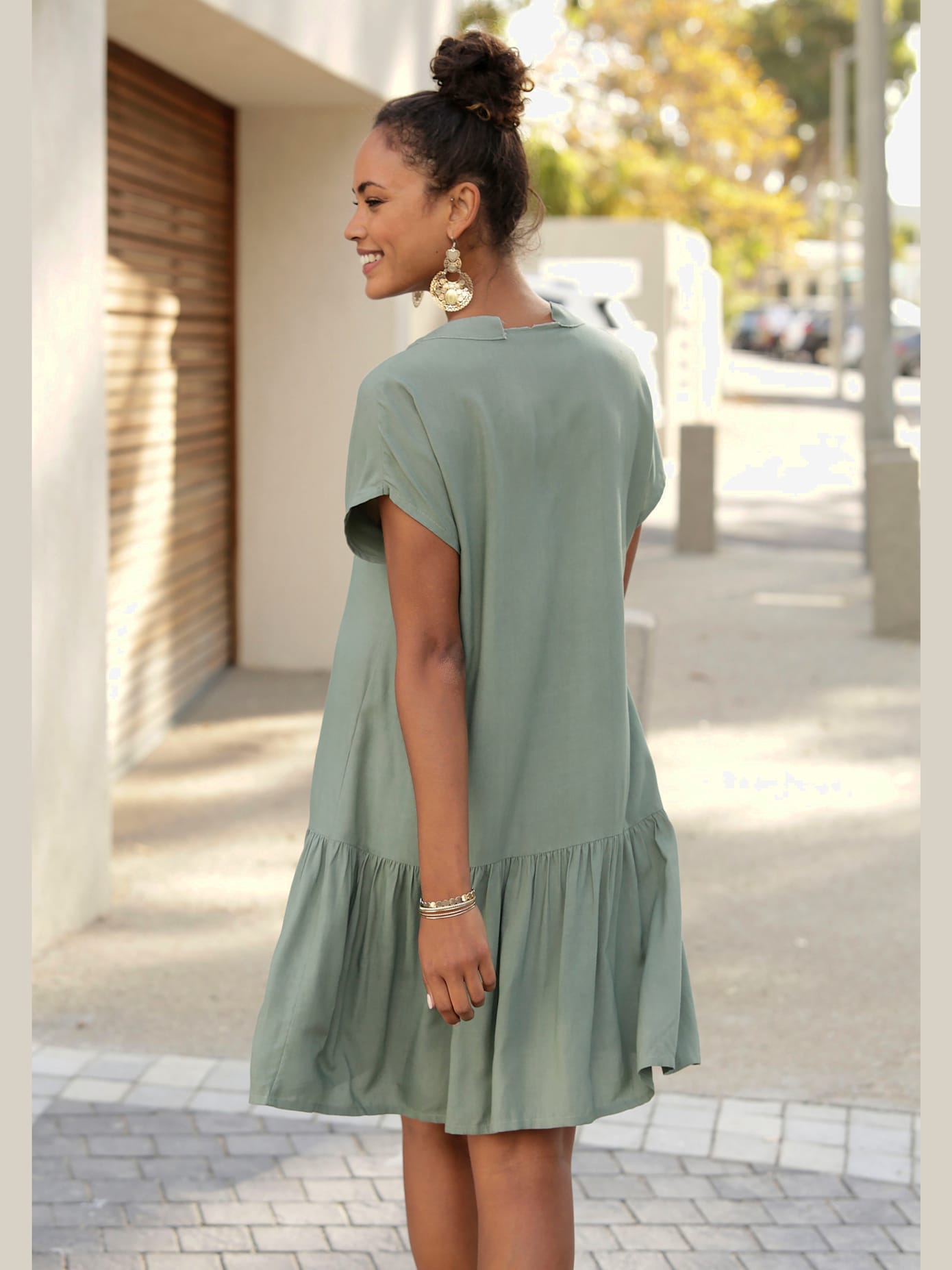 Robe chemisier courte à encolure en v