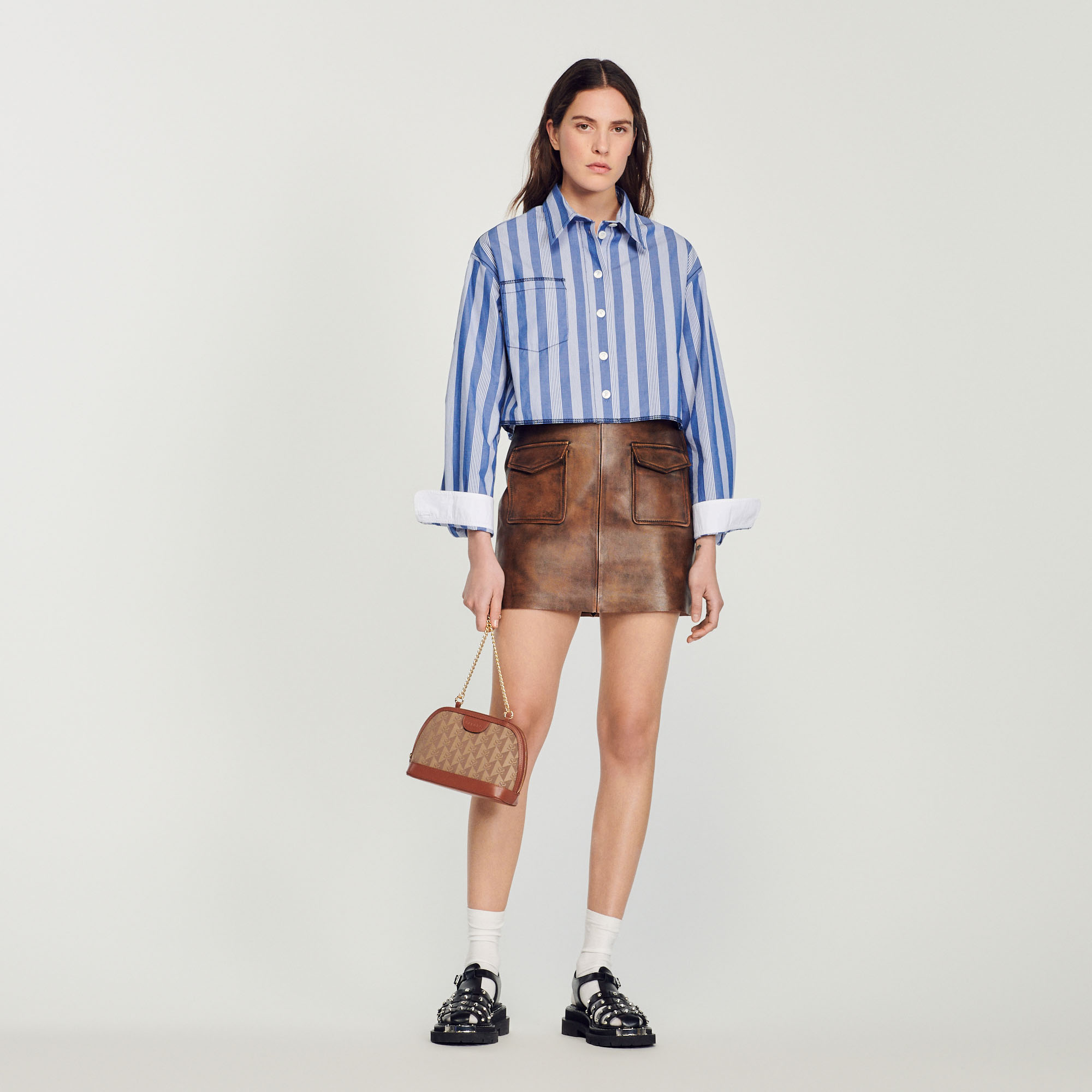 Jupe courte en cuir vieilli