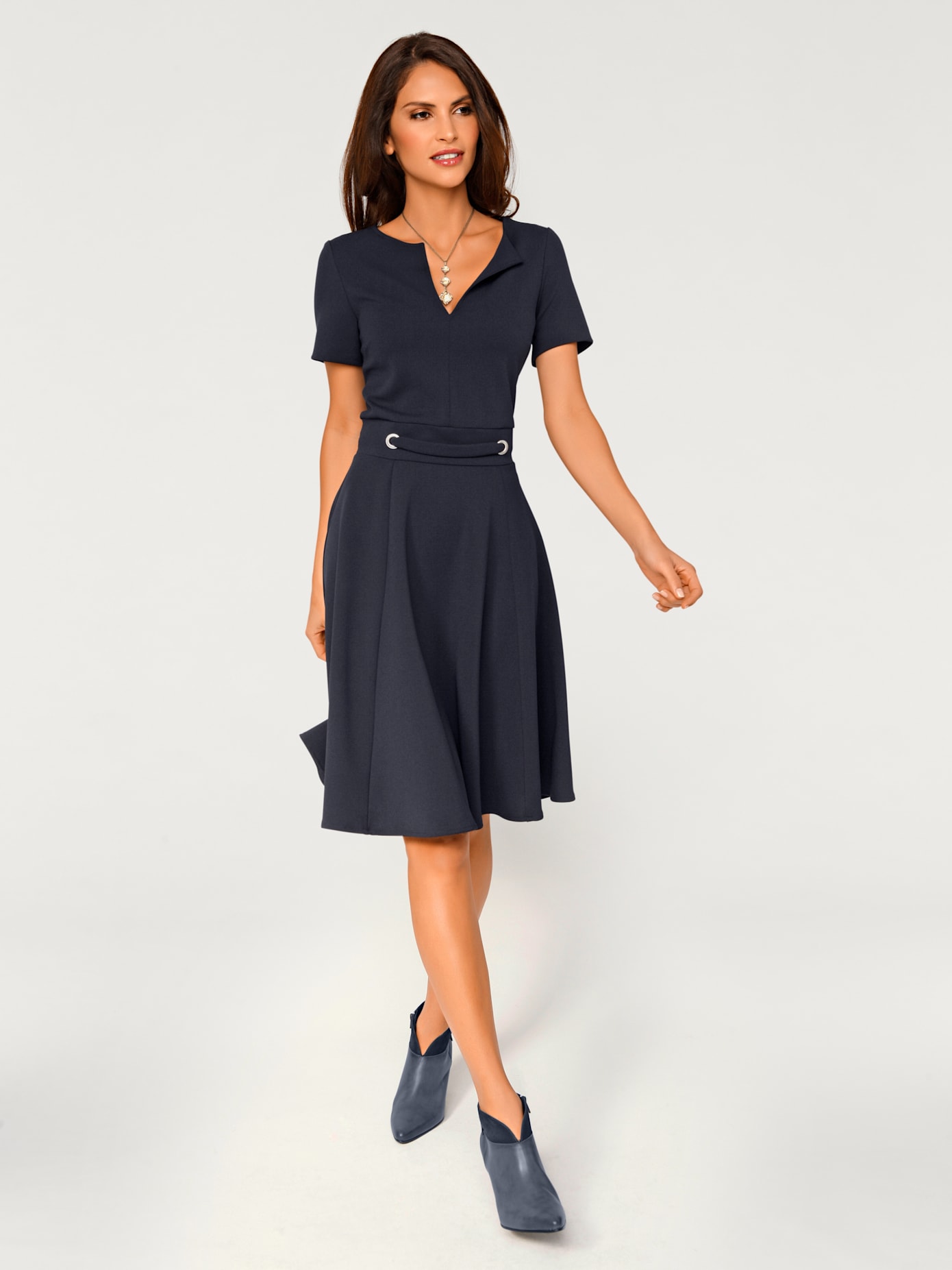 Robe princesse œillets décoratifs à la taille
