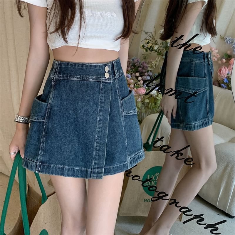 Moon City - Asymmetrische, gewassen denim skort met hoge taille