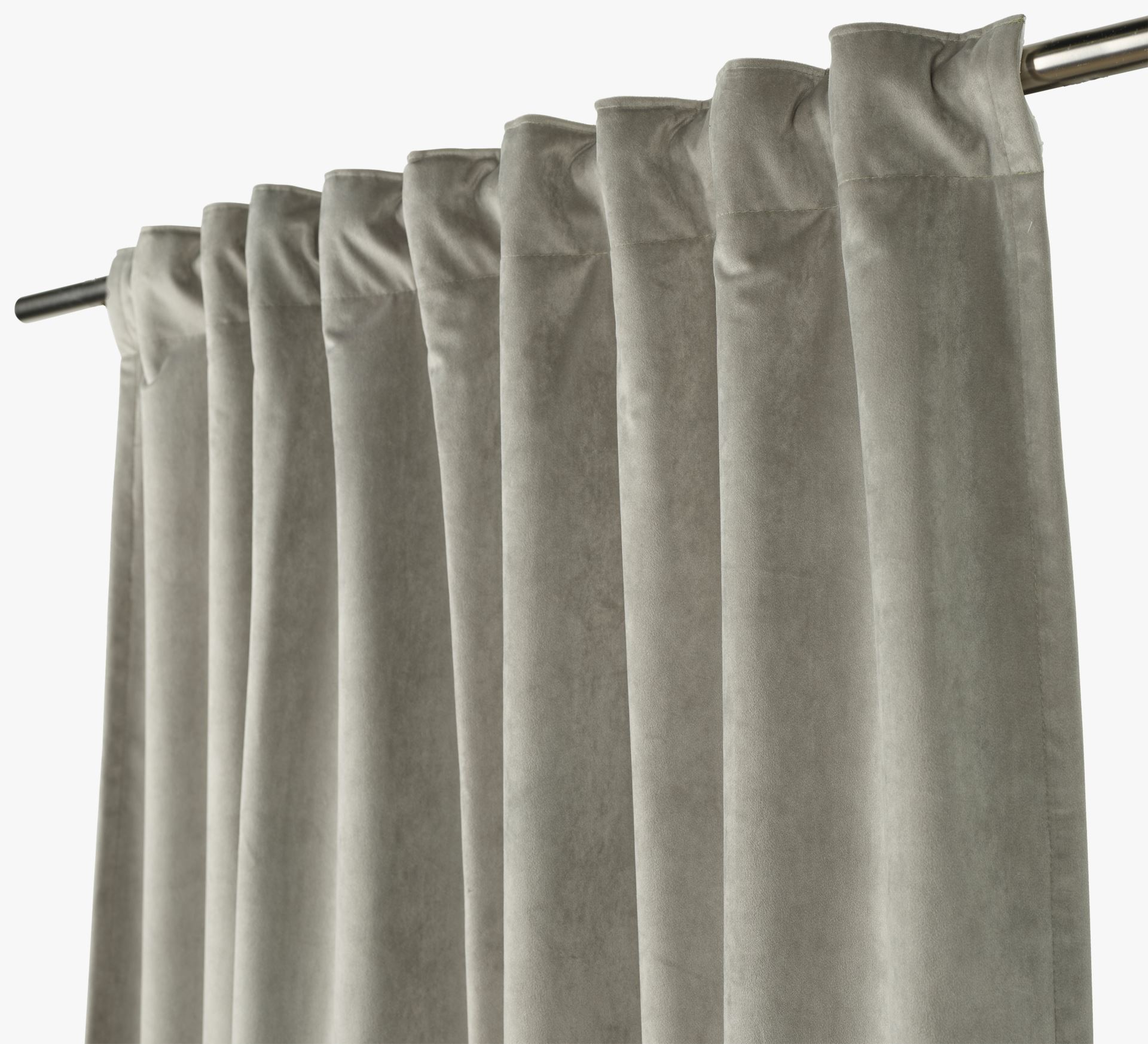 Lysdempende gardin grønn - 140x160 cm
