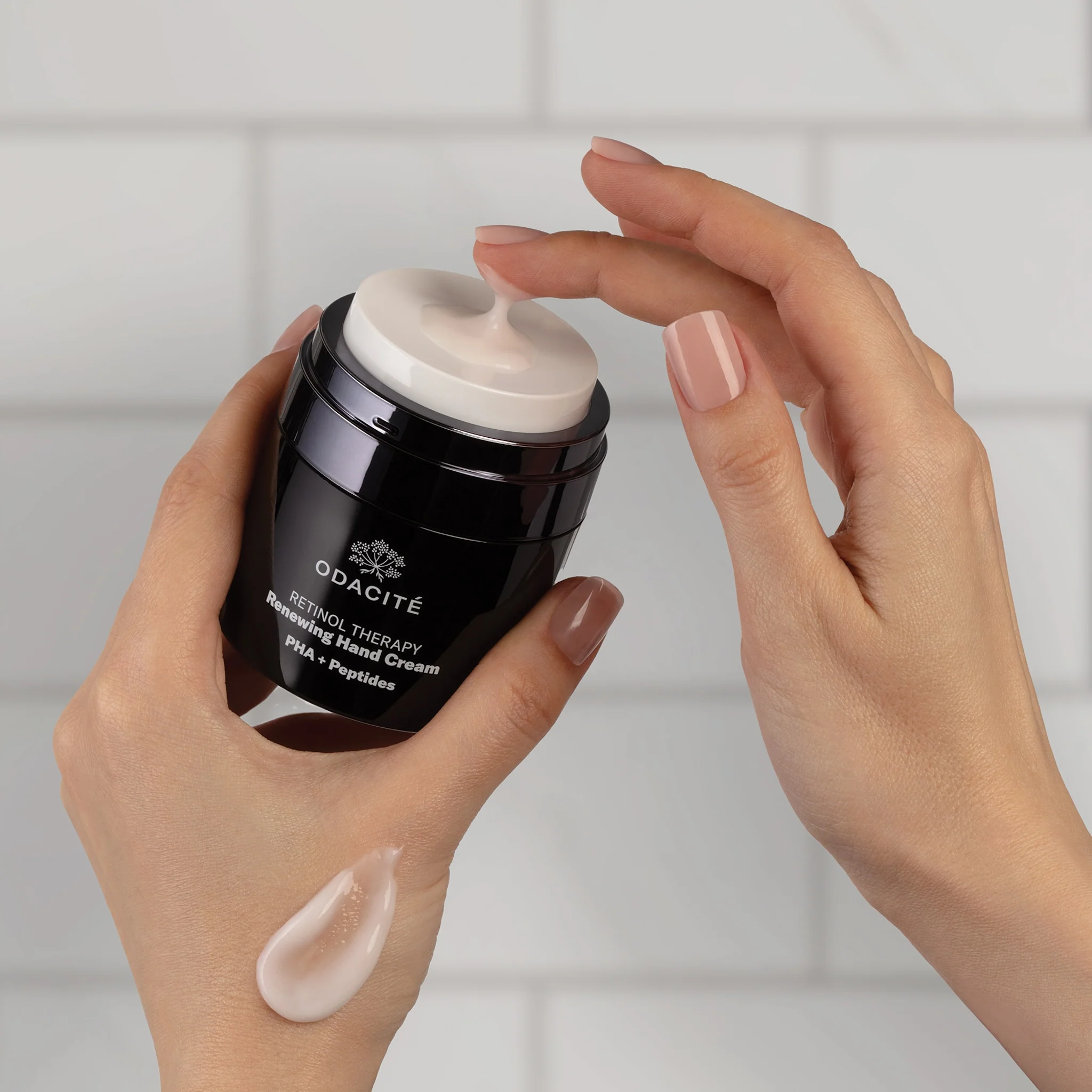 Odacité Retinol Therapy Renewing Hand Cream Crème Main Revitalisante