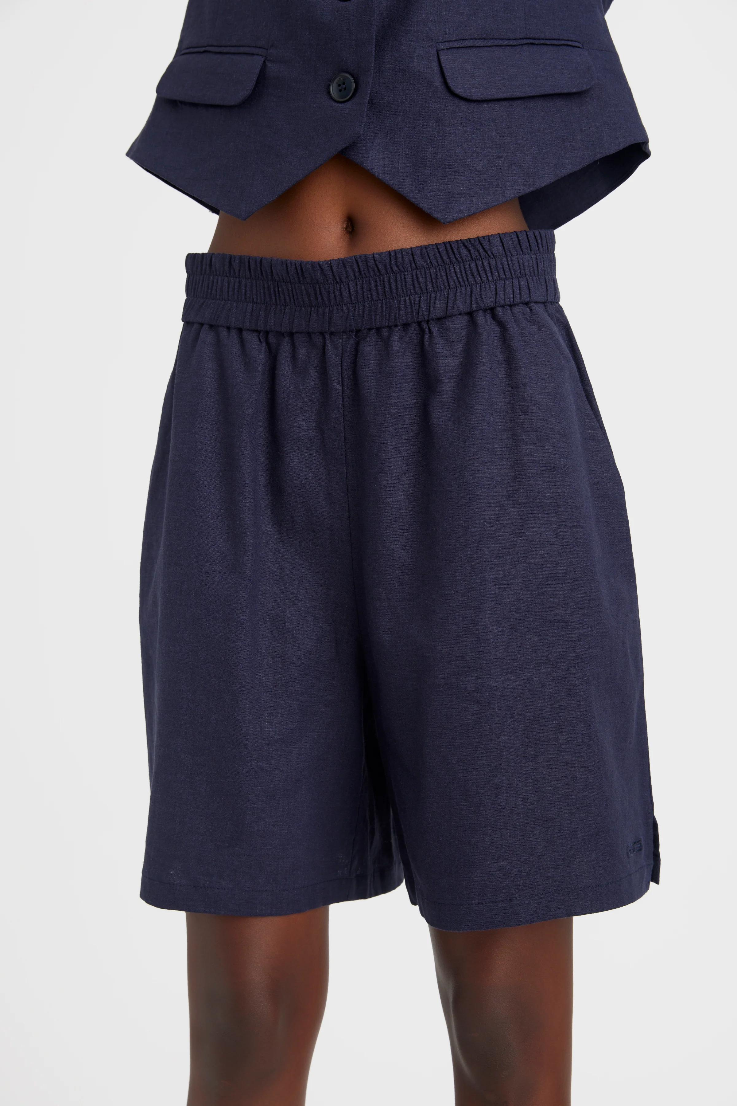 GESTUZ  Liza linen shorts - Seaborne