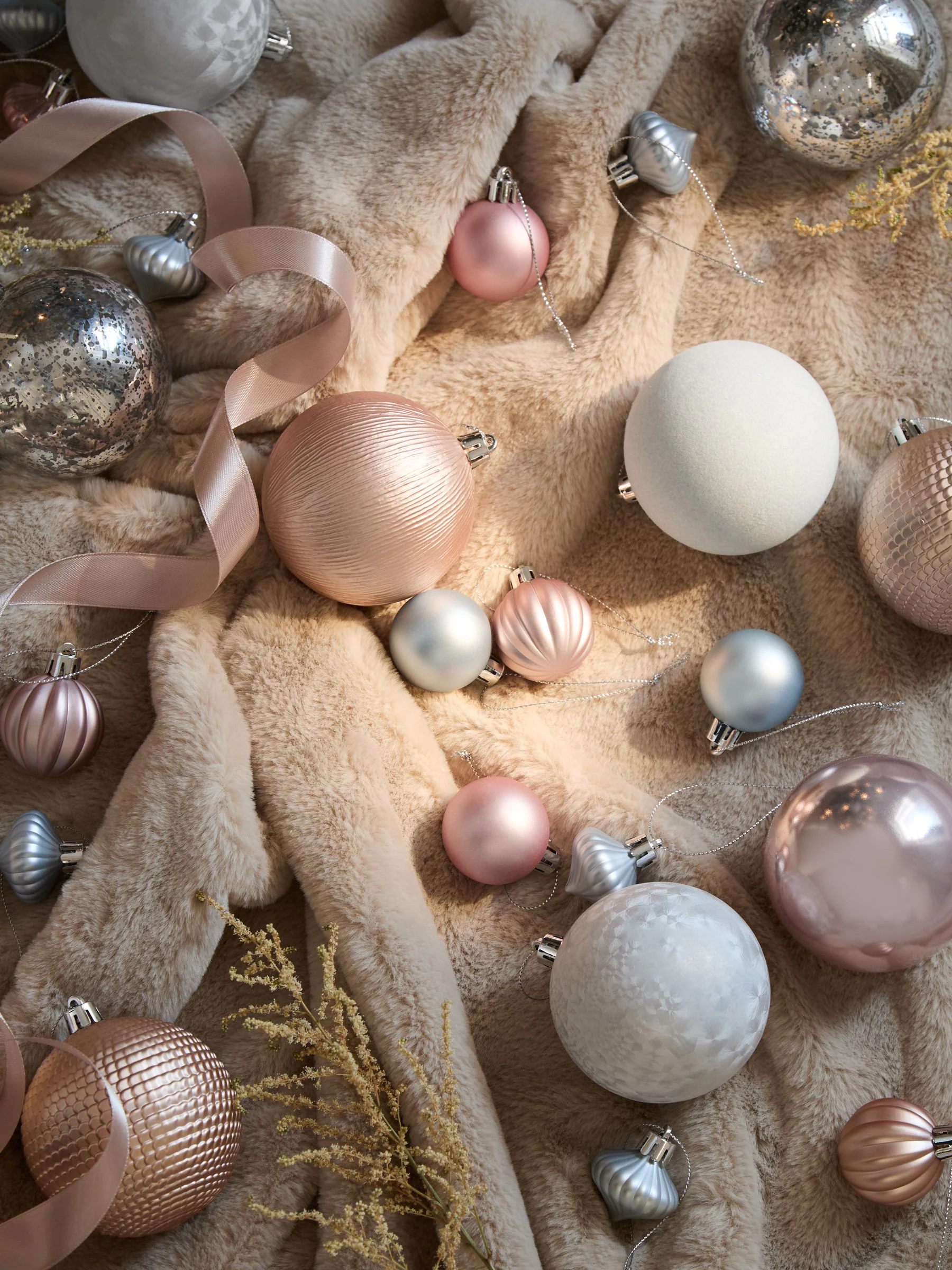 Set van 50 onbreekbare kerstballen
