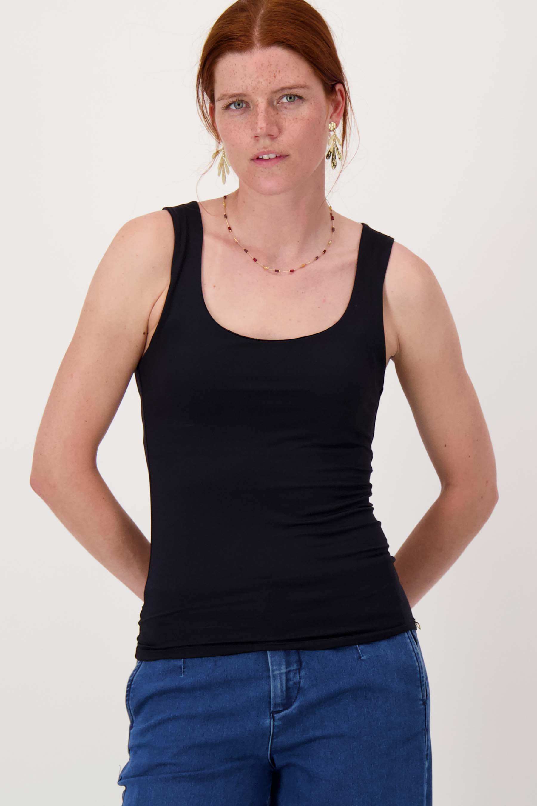 basic singlet met stretch