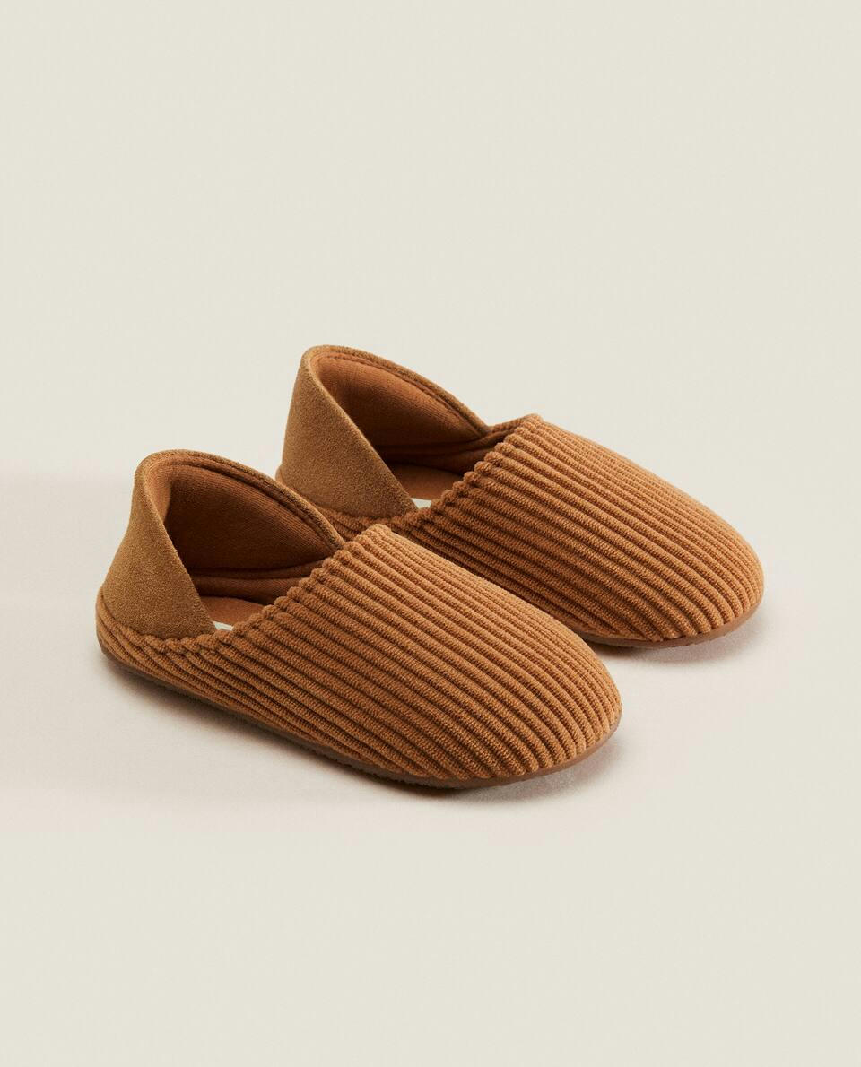 Pantufas Babouche de Veludo Cotelê e Couro