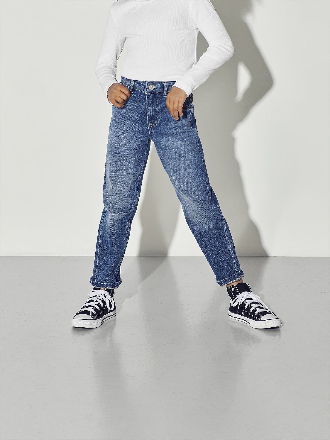 KONCALLA Mittlere Taille Baggy Fit Jeans Medium Blue Denim