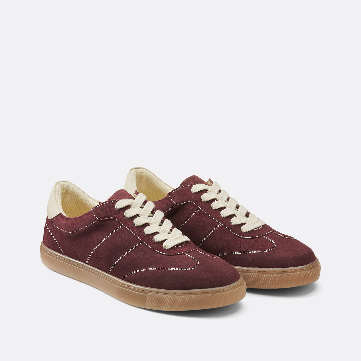 COLEÇÃO REDOUTE<br>Tênis de camurça, estilo retrô