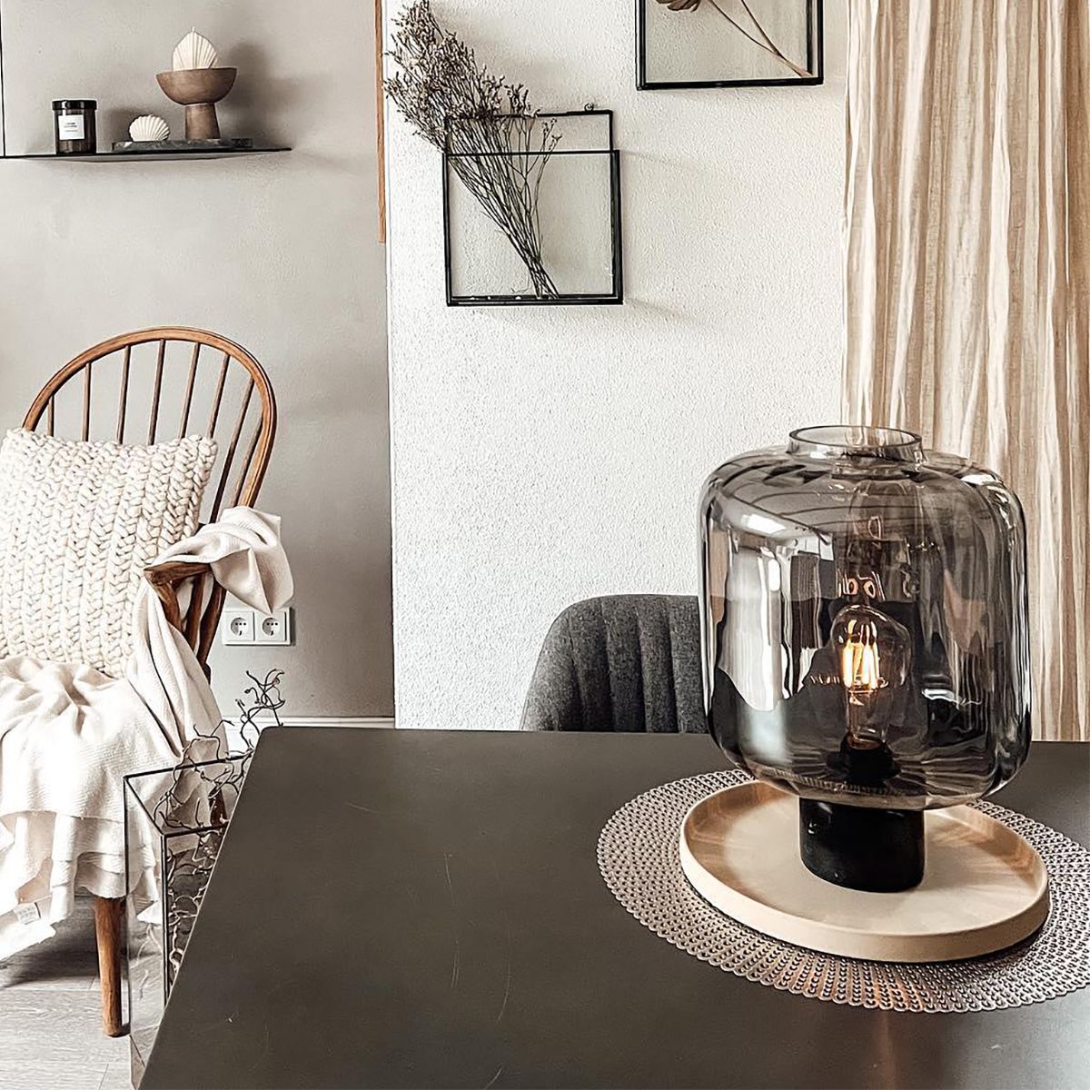 Design tafellamp zwart met smoke glas - Qara