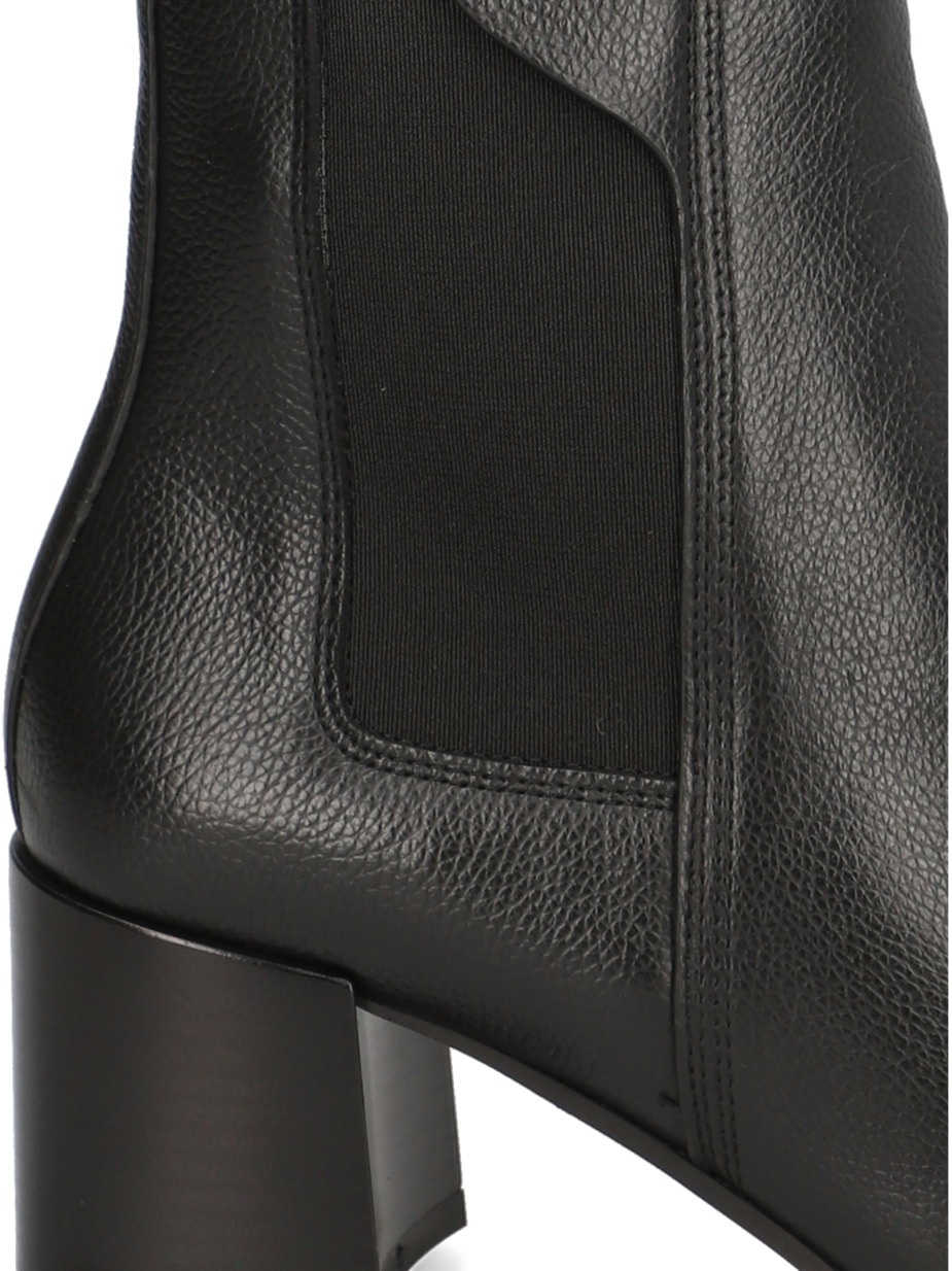 ALMOND CHELSEA BOOT W/HW 55