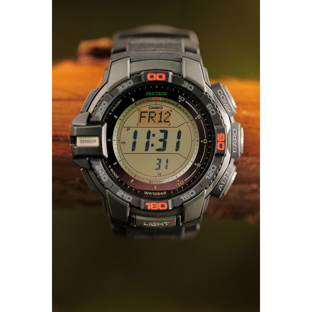 Montre Casio Pro Trek homme résine noire