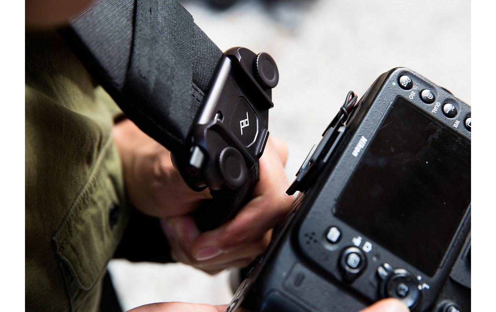 Kameragurt Capture Clip & Plate silberSicherer Halt für Ihre Kamera
