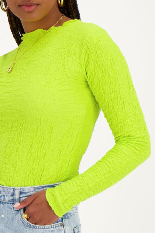 Neon groene top met bubbel structuur
