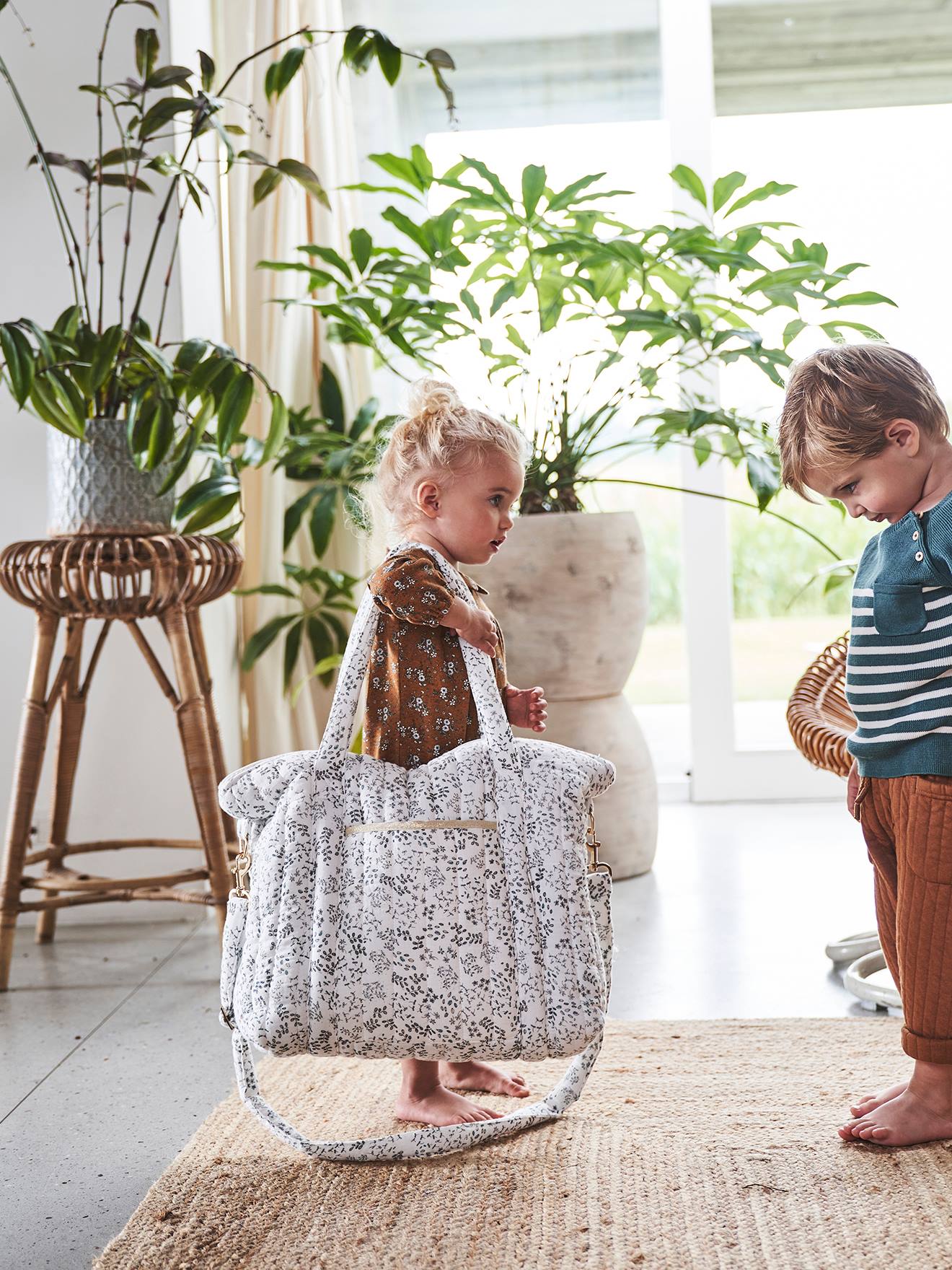 Bolsa de maternidade Plume, estampa branca vibrante