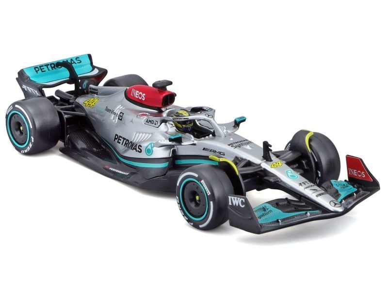 BBurago Mercedes-AMG F1 W13 Hamilton 2022 1:43 Sammlermodell im Massstab 1:43