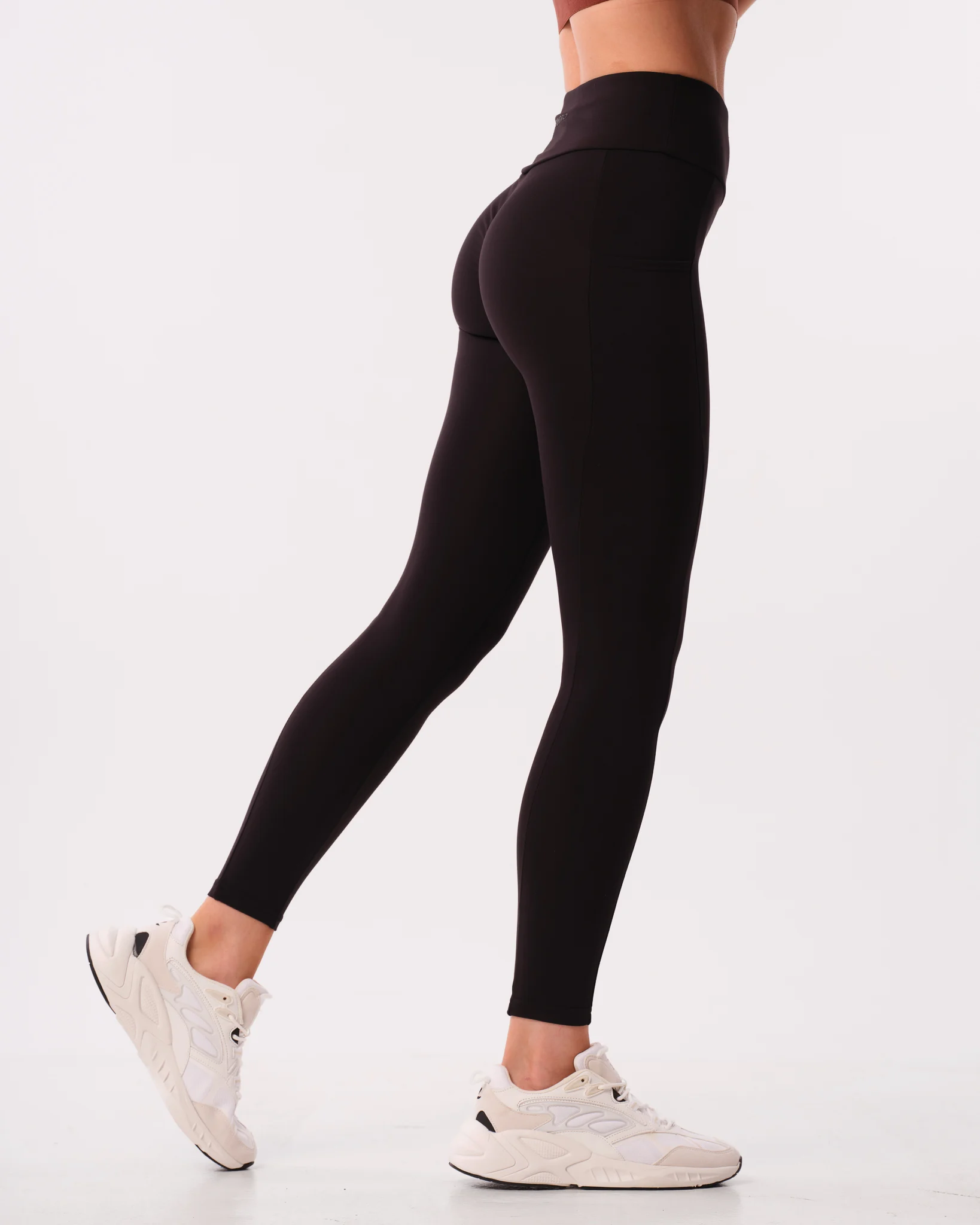 Bumpro Lively Scrunch Pocket Tights Black