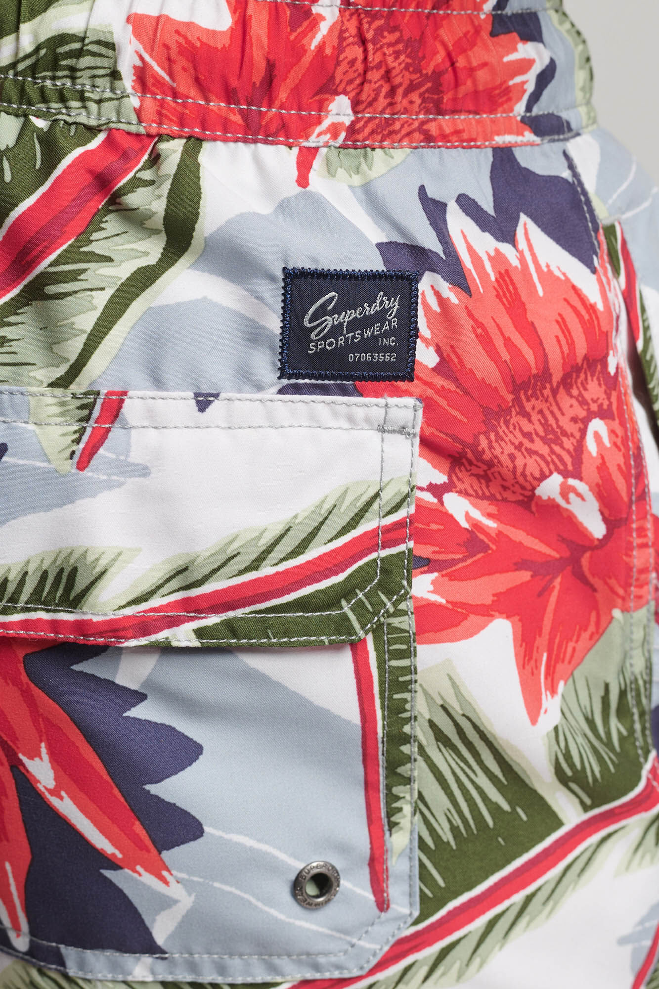 Maiô com logo vintage e estampa havaiana - Branco