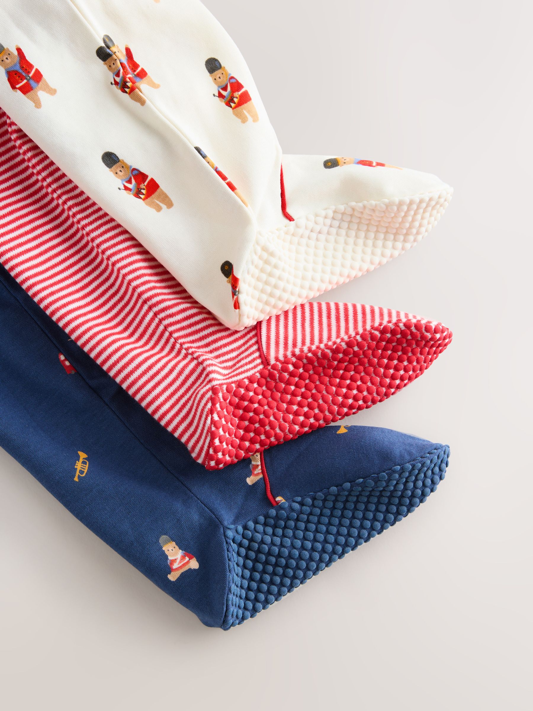 Rood met beer - Verpakking van 3 babypyjama's (0-2jr)