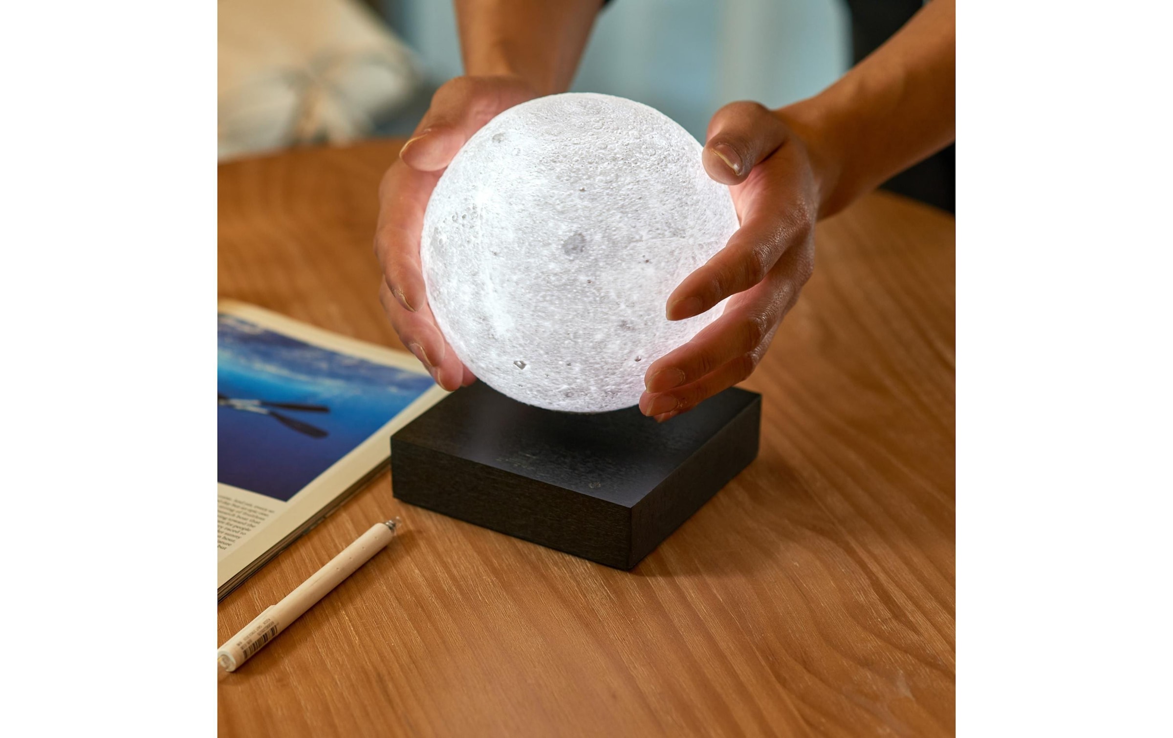 LED Dekofigur »Gingko LED Smart Moon« Holzart: Esche, Walnuss (China)