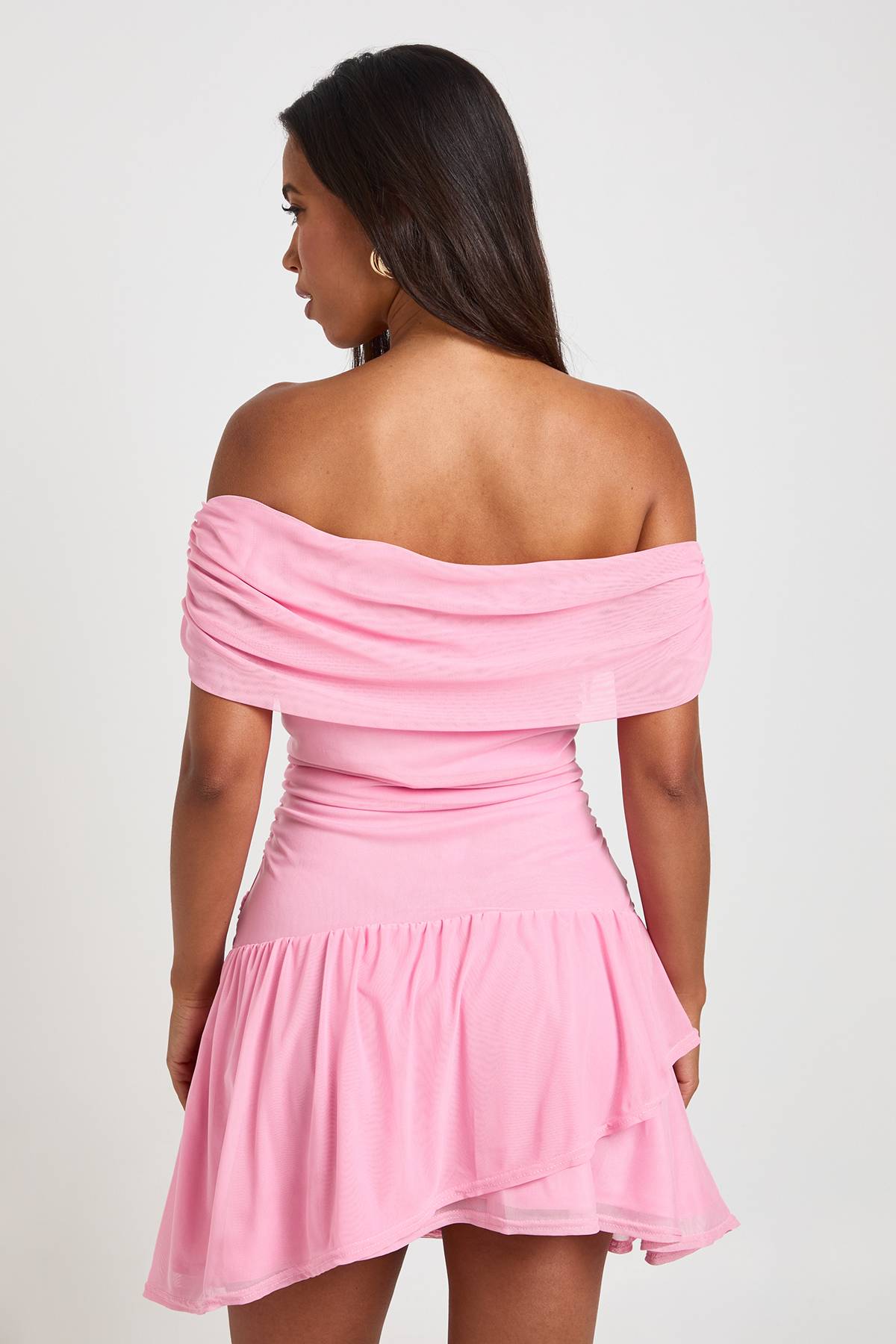 boohoo Robe Patineuse Moulante À Encolure Bardot En Mesh Froncé