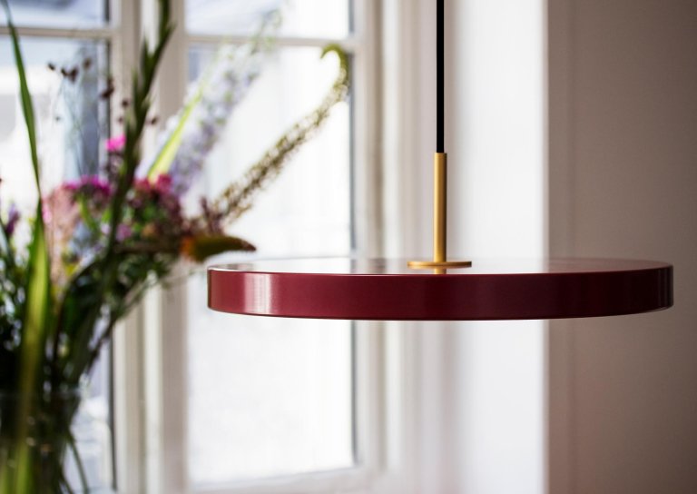 Umage Asteria hanglamp Ø43 LED medium messing/nuance mist