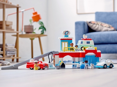 LEGO Parkeergarage en wasstraat (10948)