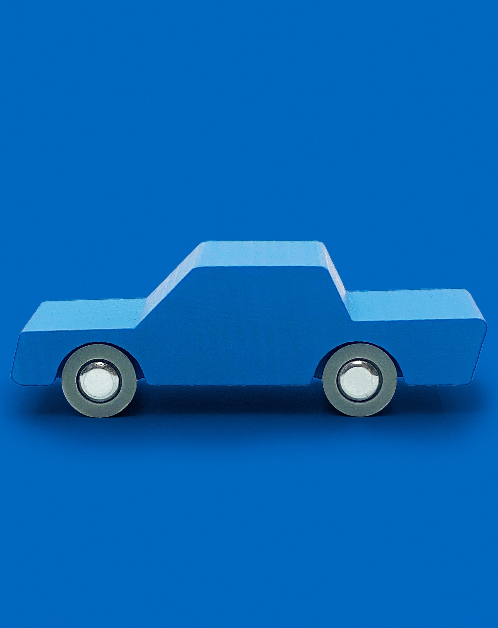 Spielzeugauto BLUE aus Holz