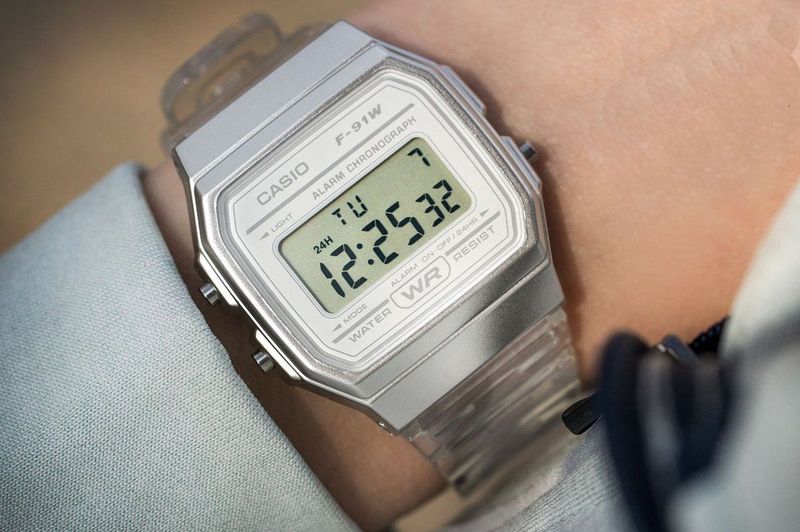 Casio - Collection - Digitaal Horloge - Transparant - Achtergrondverlichting - Stopwatch-functie