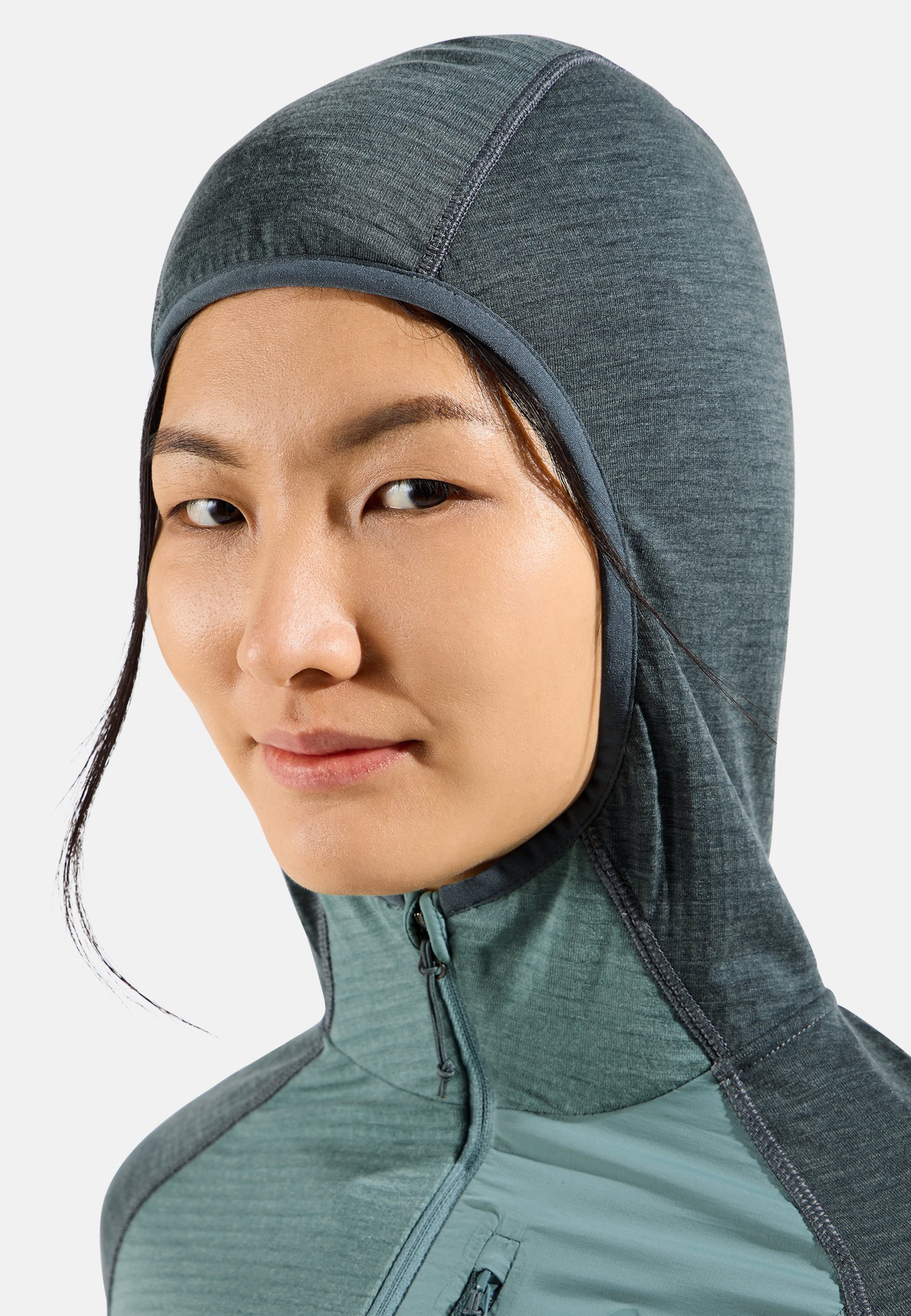 Ascent Mid Layer mit Kapuze und Reissverschluss in arctic - dark slate