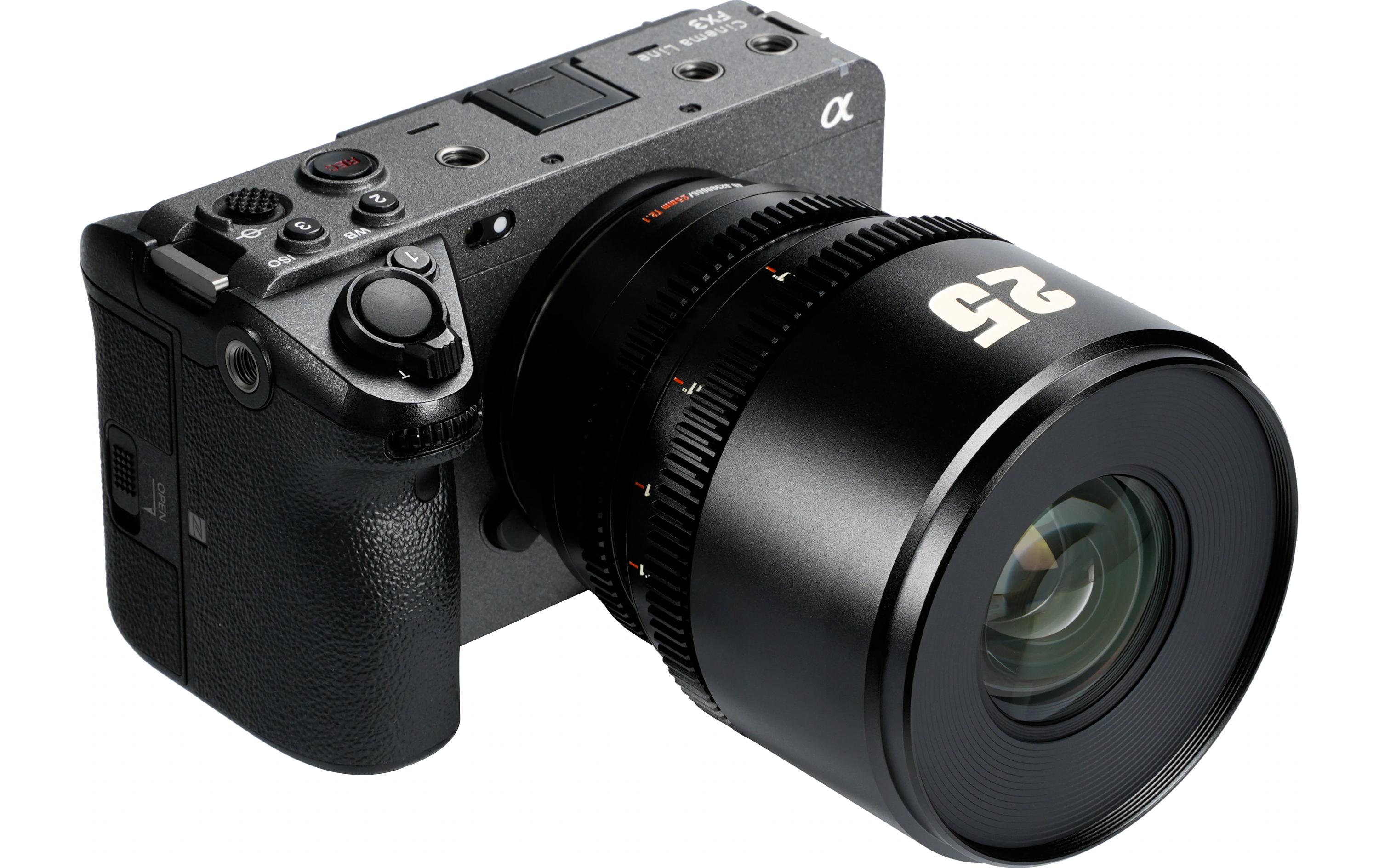 Festbrennweite 25mm T/2.1 – Sony E-Mount<br>Kompaktes, leichtes Objektiv für Kameras mit Super35-Sensoren