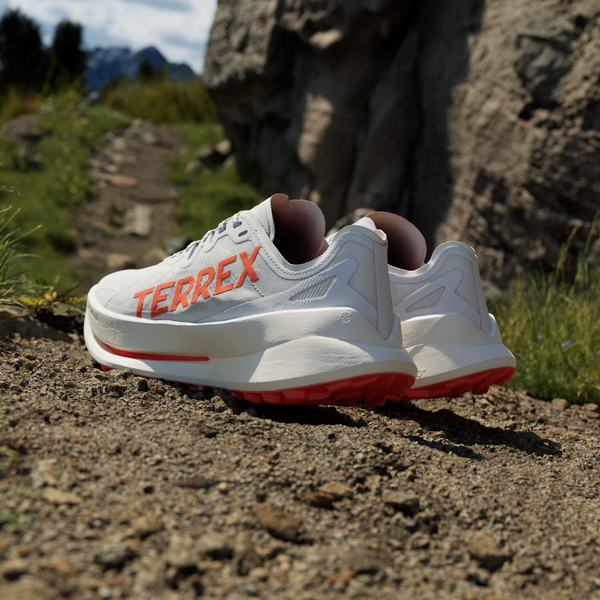 Terrex Agravic Speed Ultra Dame Cloud White/Impact Orange/Dash Grey