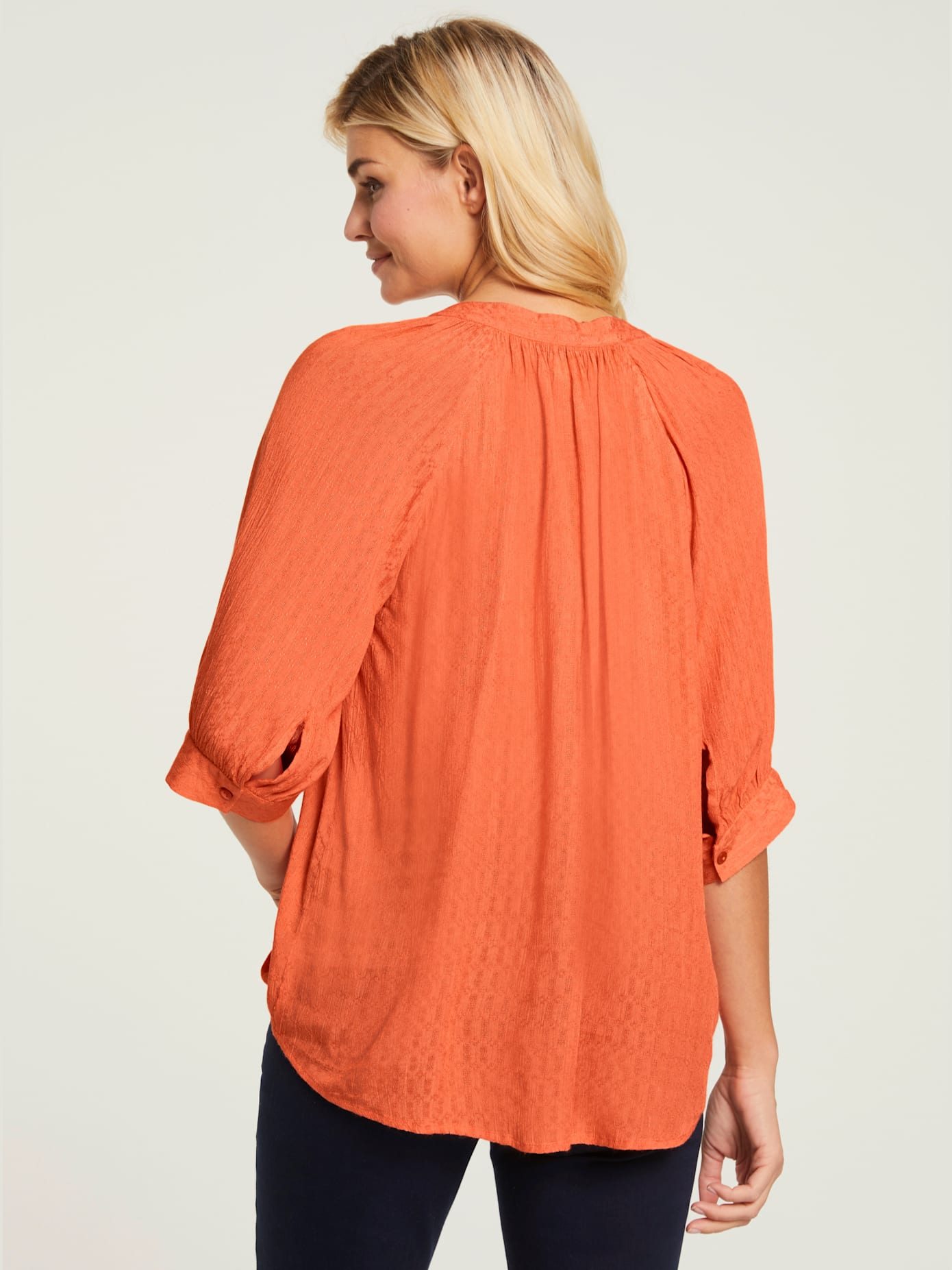 Chemisier look tendance avec ourlet arrondi