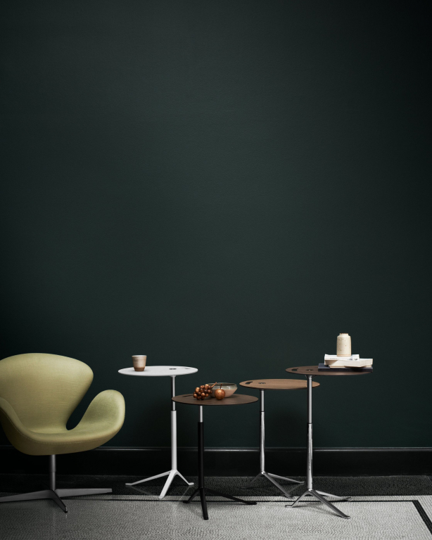 Fritz Hansen Little Friend verstelbare bijzettafel met laminaat tafelblad wit 45