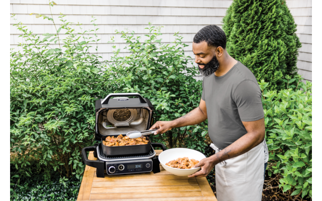 Ninja Woodfire Outdoor Grill & Smoker 220 bis 240 V