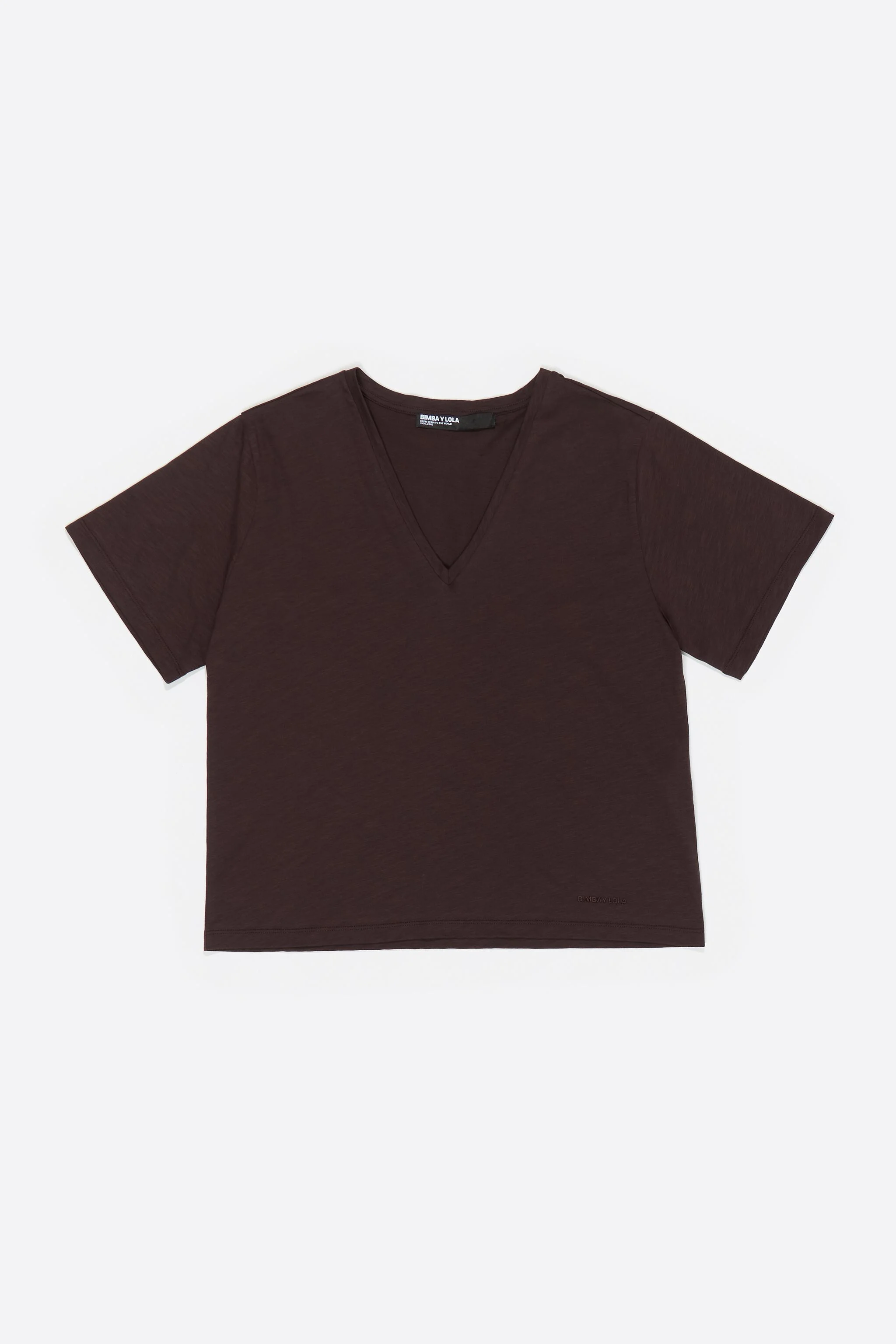 Camiseta de algodão marrom escuro com decote em V