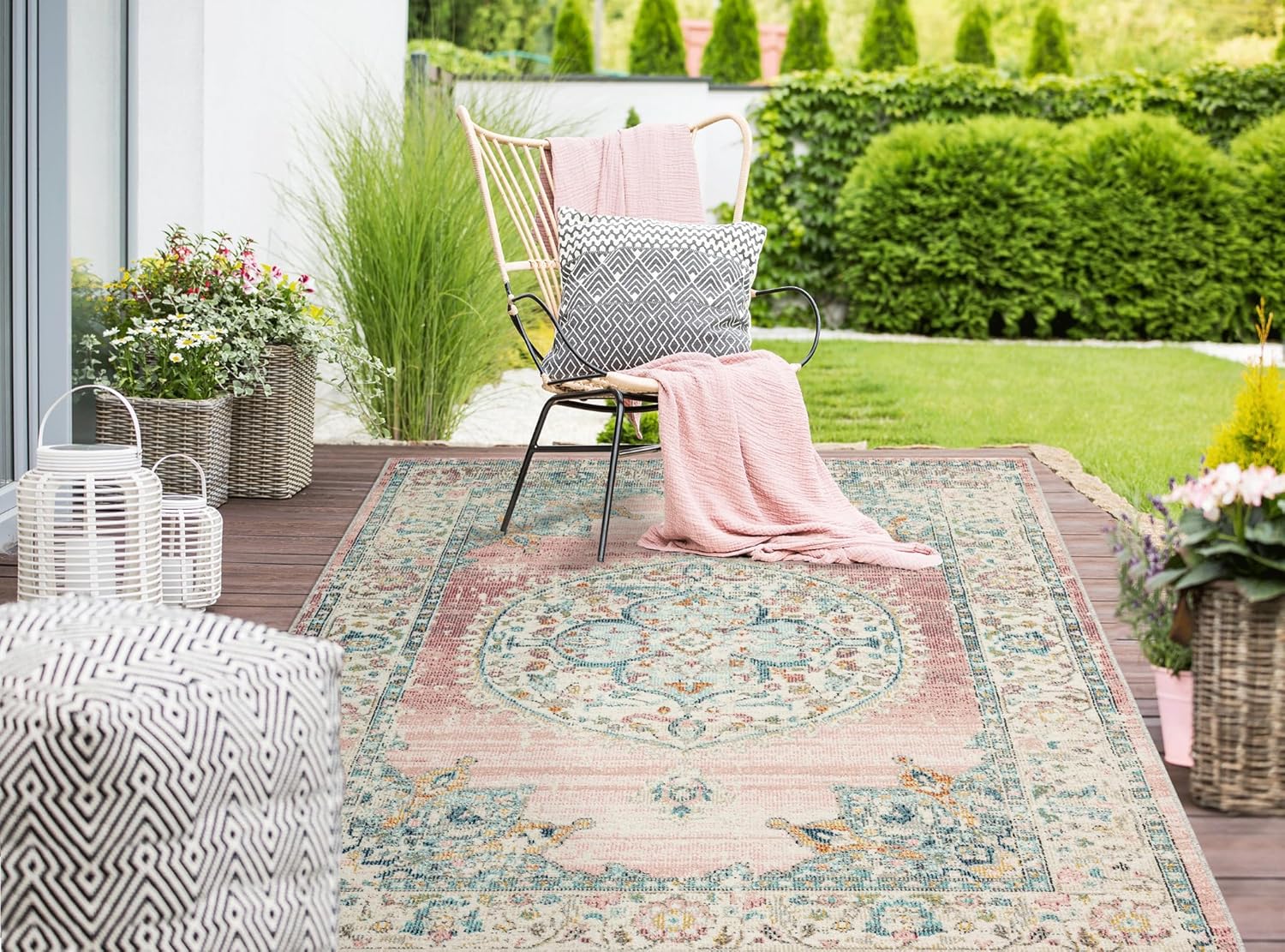 the carpet Palma – Moderner Teppich, Pflegeleicht & Langlebig, Für Wohnzimmer & Schlafzimmer, auch Wetterfest & UV-beständig für Balkon & Terrasse, Rosa, 240 x 340 cm