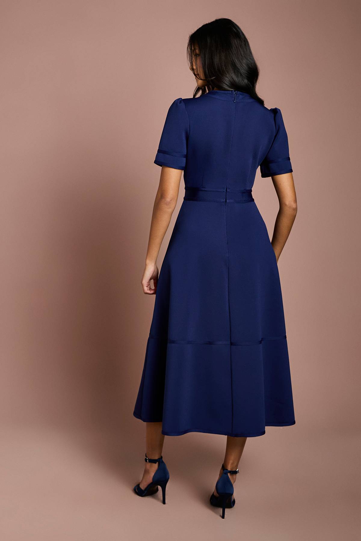 Coast Robe Midi Bandage À Manches Courtes Avec Nœud Sur Le Devant Petite Taille