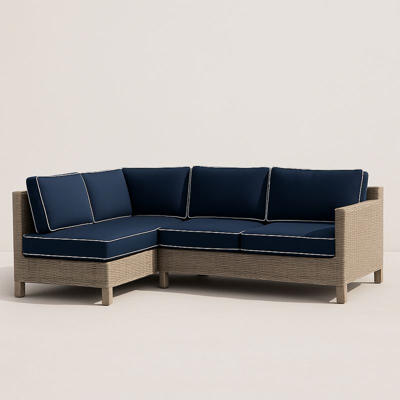Rattan-Ecksofa mit blauen Kissen, 210 x 210 x 75 cm