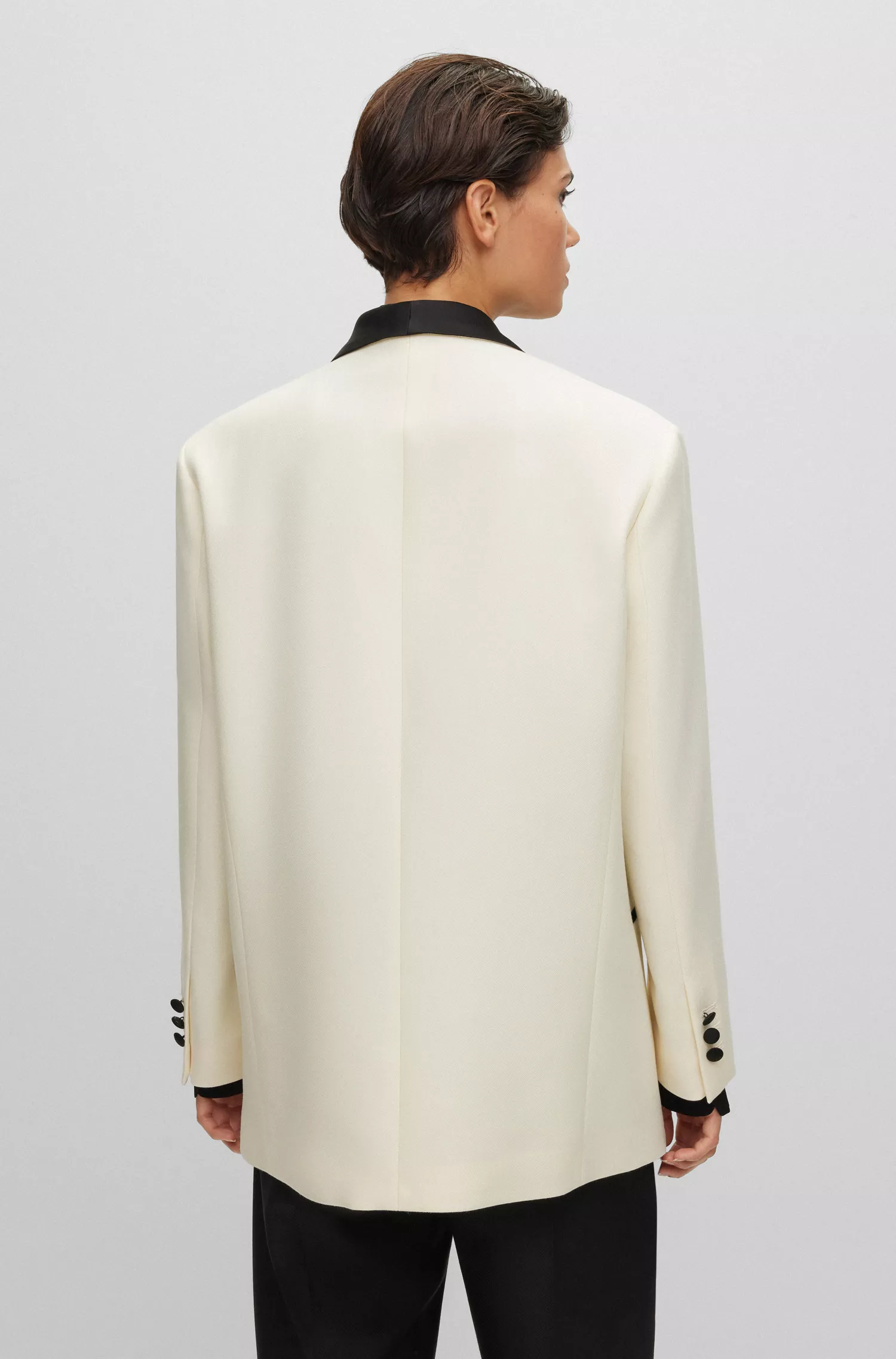 Jaqueta BOSS preta de modelagem oversized em sarja de lã com lapelas xale.