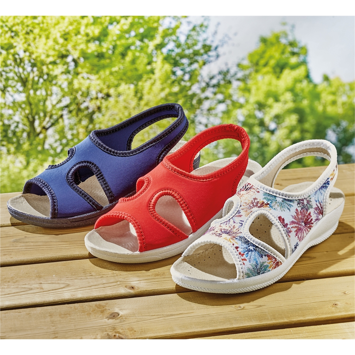 Sandales extensibles fleuri, rouge ou marine