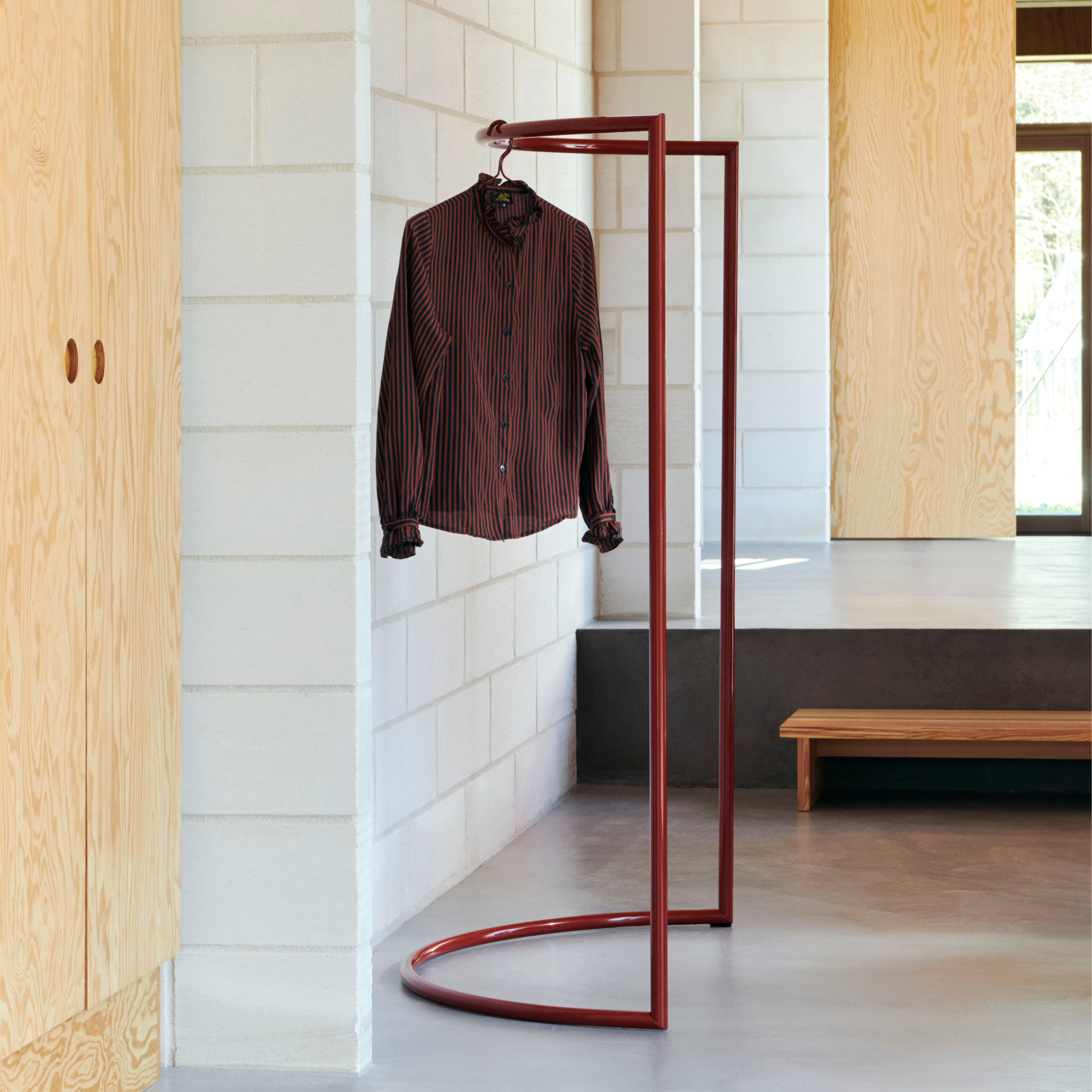 Kledingrek Colour Rack C-shape rood