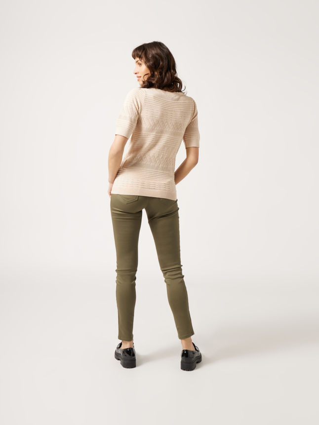 Pull avec détails ajourés
